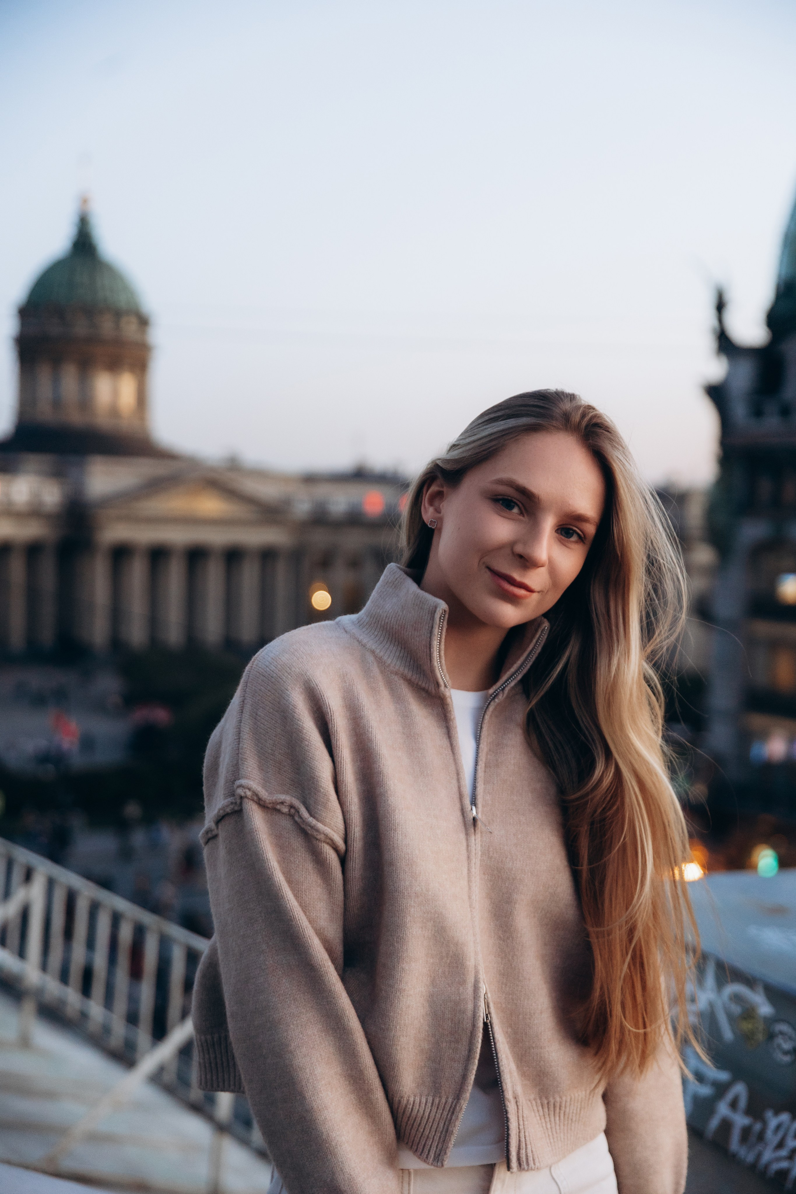 Встречая закат на Питерской крыше. Фотограф в Санкт-Петербурге Разиля Идиятуллина