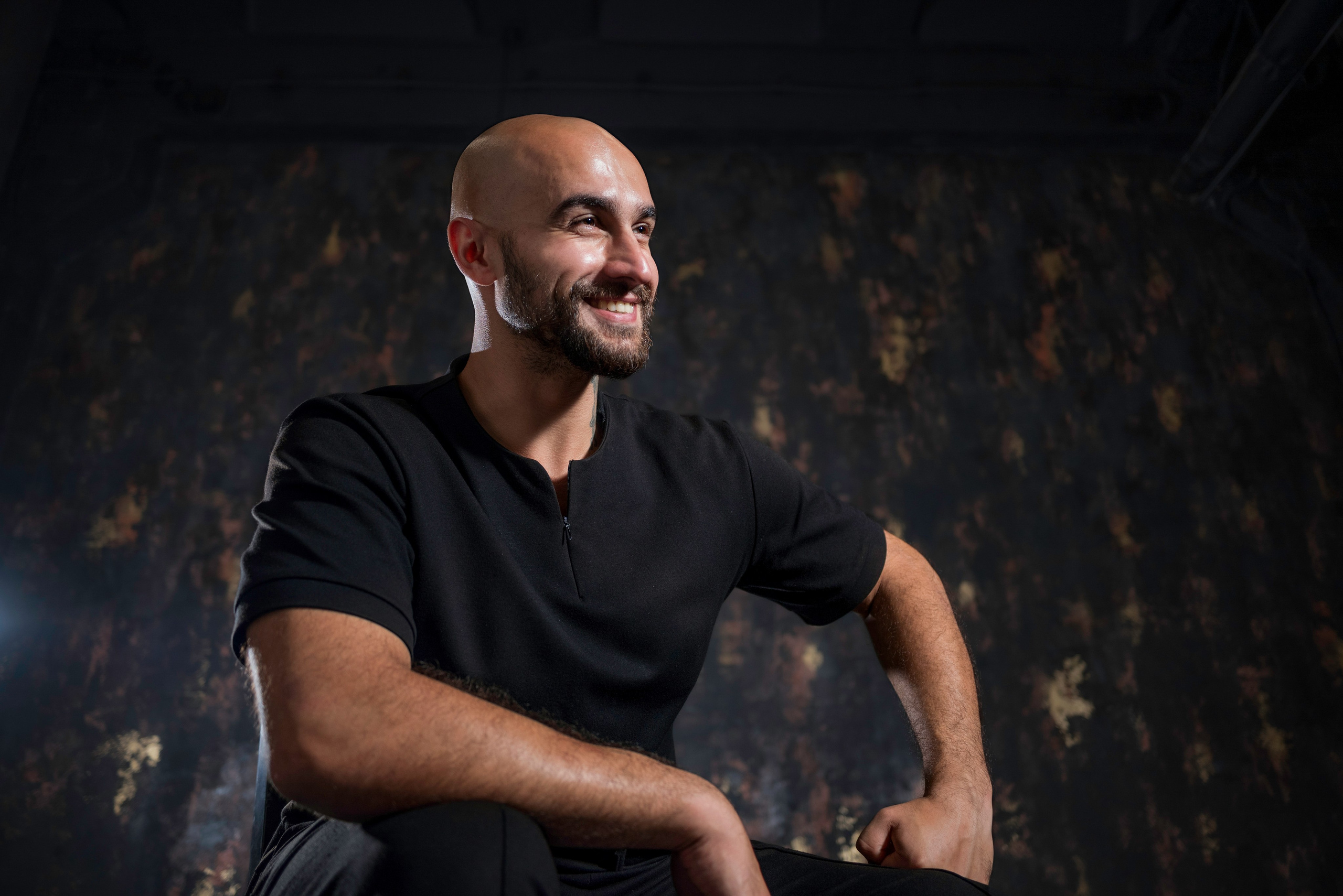 Мужской студийный портрет