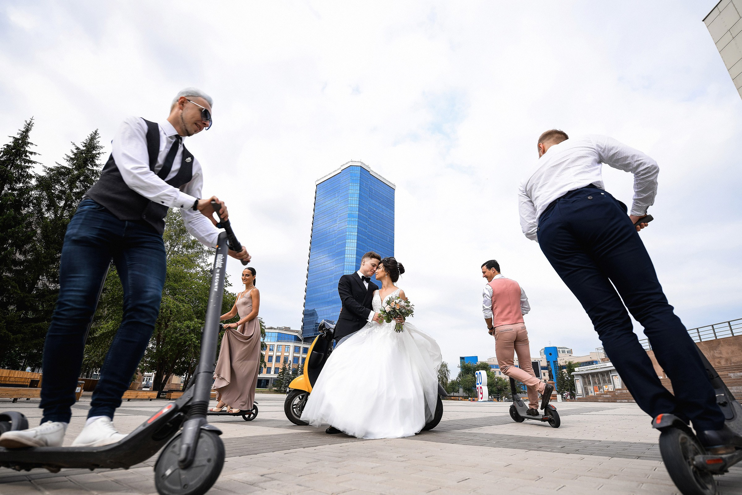 🌄 Демьян и Катя — свадьба в нацпарке "Столбы" | Веселый банкет и эпичные фото на скалах. 📸 Свадебный и семейный фотограф в Красноярске Тихомиров Евгений | 17 лет опыта | 800+ свадеб