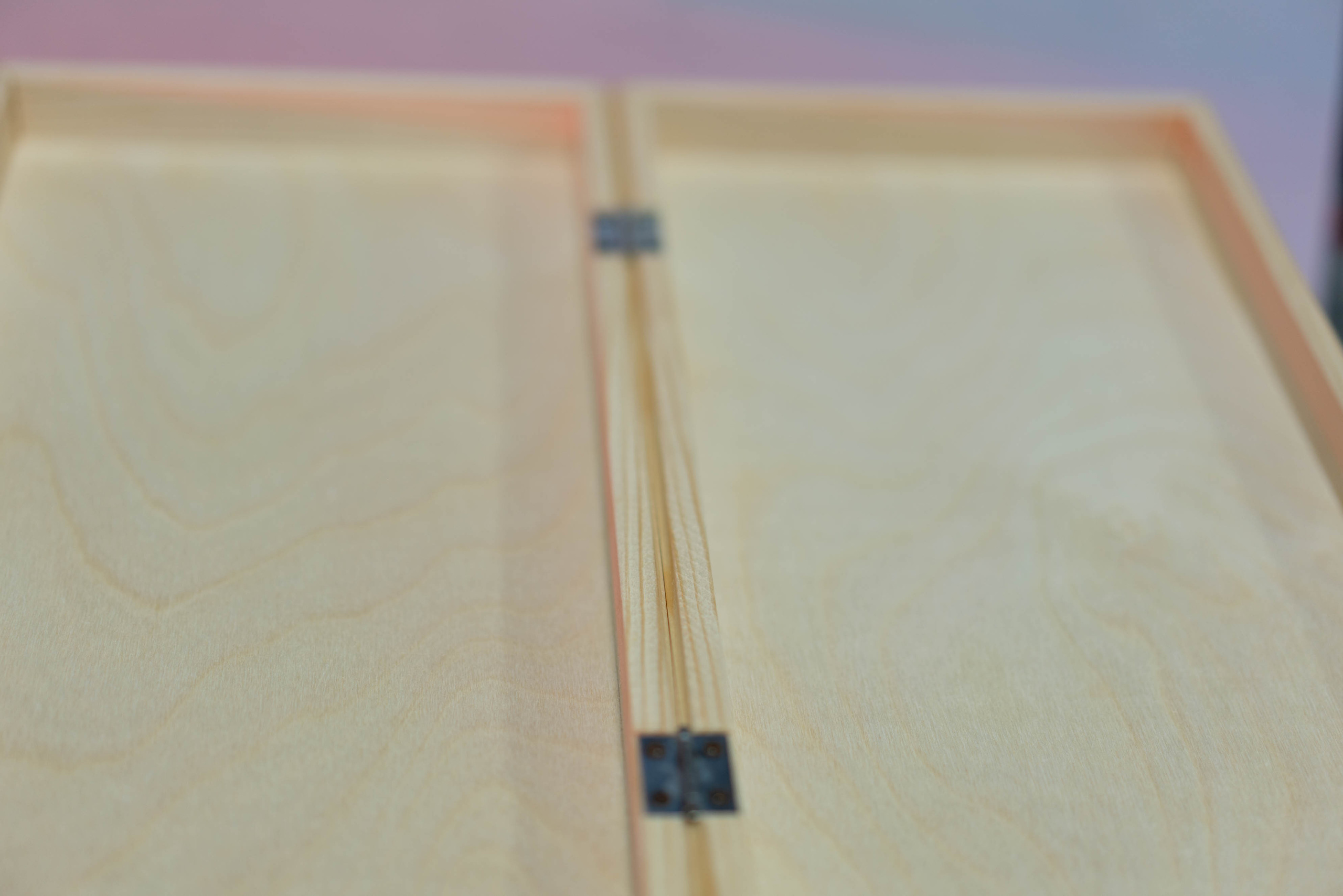 Недорогие деревянные шахматы от компании Пуль Брокколи. Фотограф — видеограф в Москве Дмитрий Менделеев