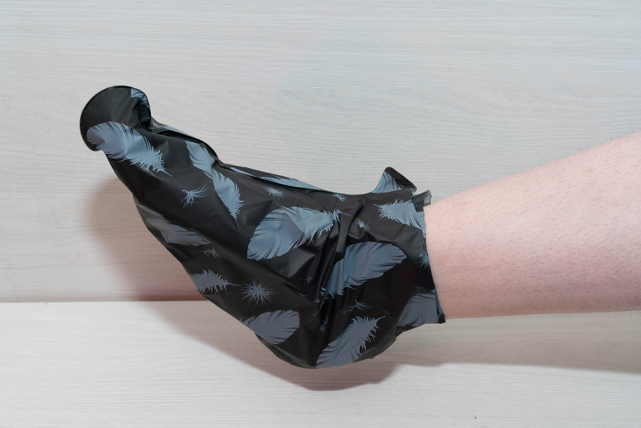 Носки маска для ног педикюрные или средство для отшелушивание. Фотограф — видеограф в Москве Дмитрий Менделеев