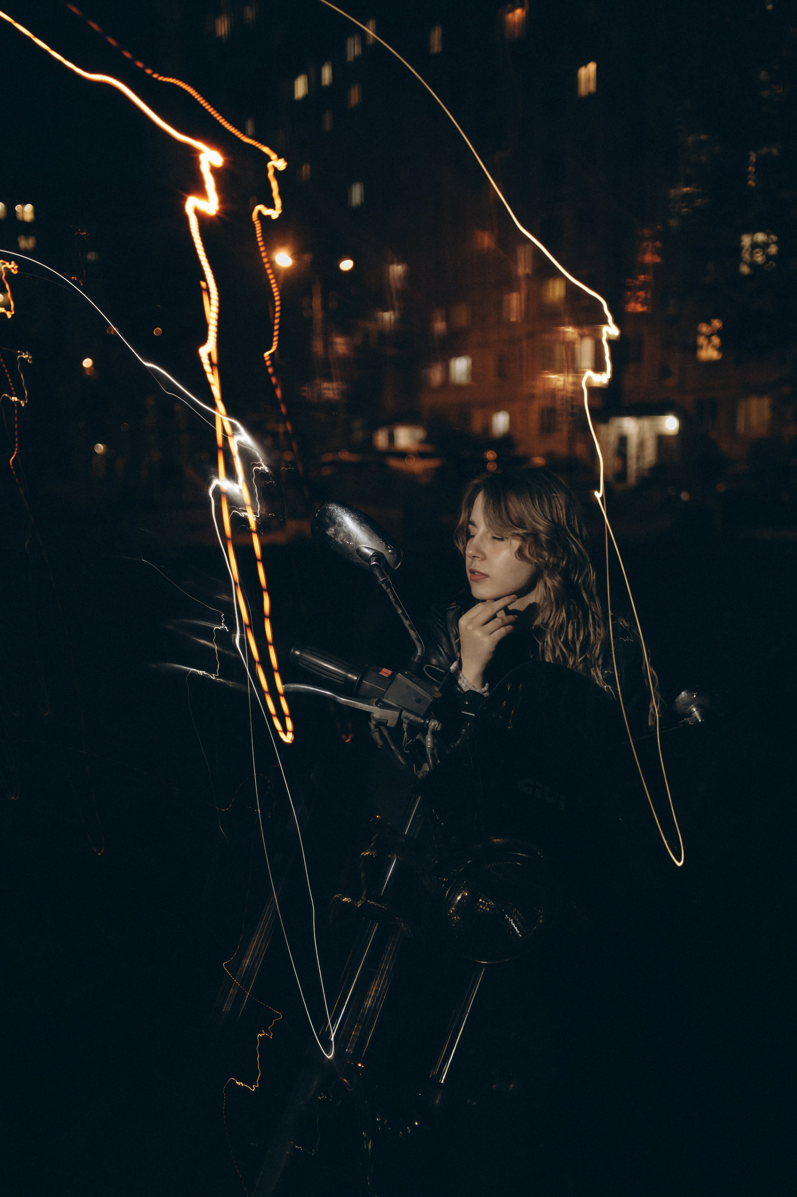 Ангелина и Даниил. Фото на мотоцикле. Фотограф Регина Крикунова г. Красноярск