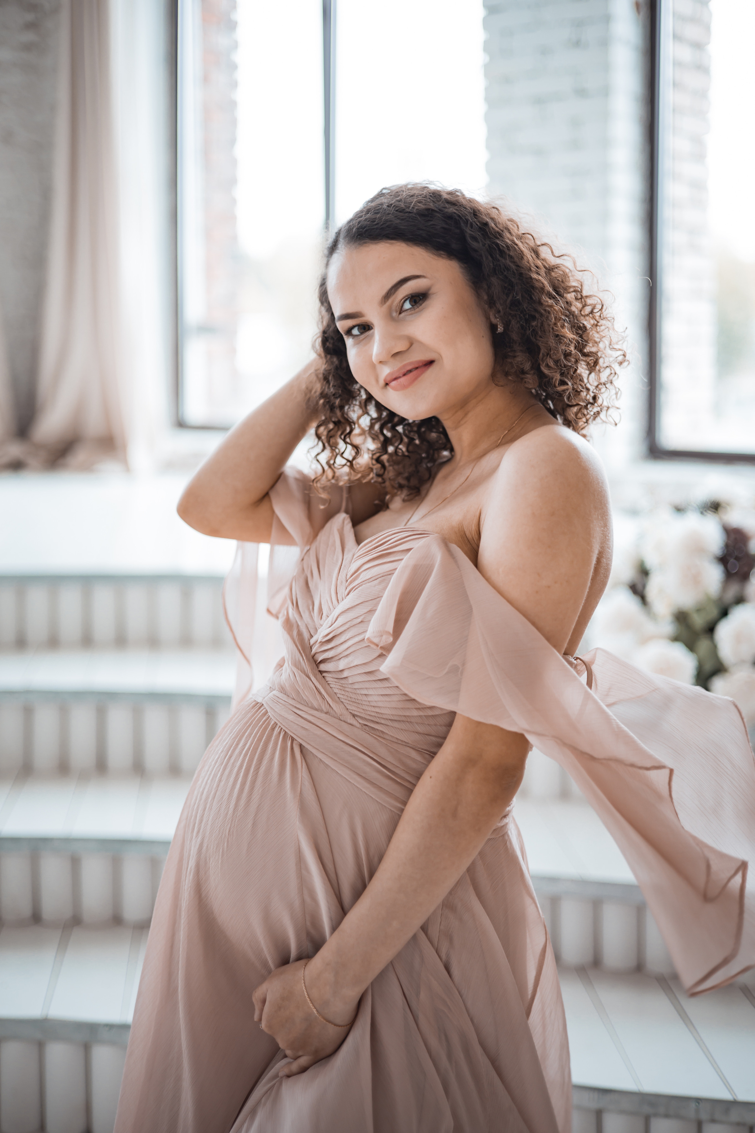 Пудровое шифоновое платье на прокат в Казани. Профессиональный Фотограф в Казани Яна Забелина