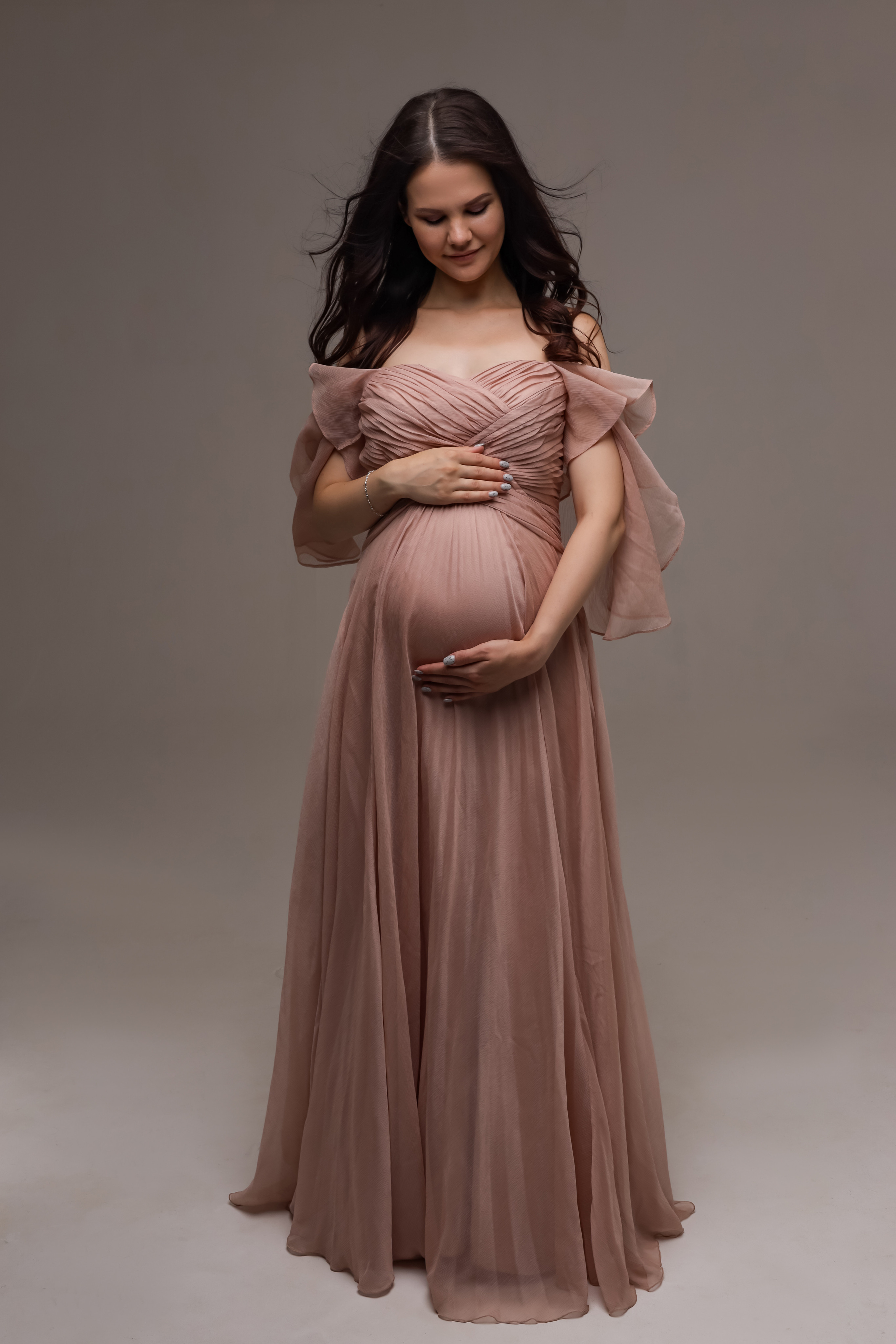 Пудровое шифоновое платье на прокат в Казани. Профессиональный Фотограф в Казани Яна Забелина