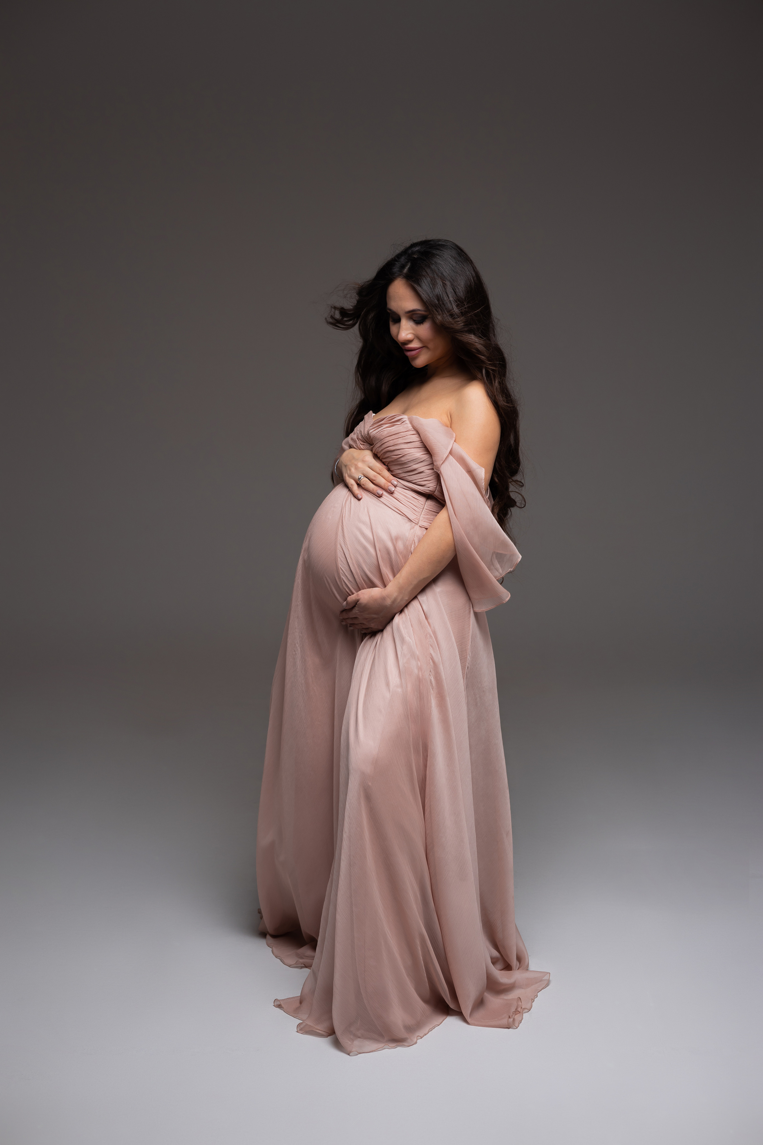 Пудровое шифоновое платье на прокат в Казани. Профессиональный Фотограф в Казани Яна Забелина