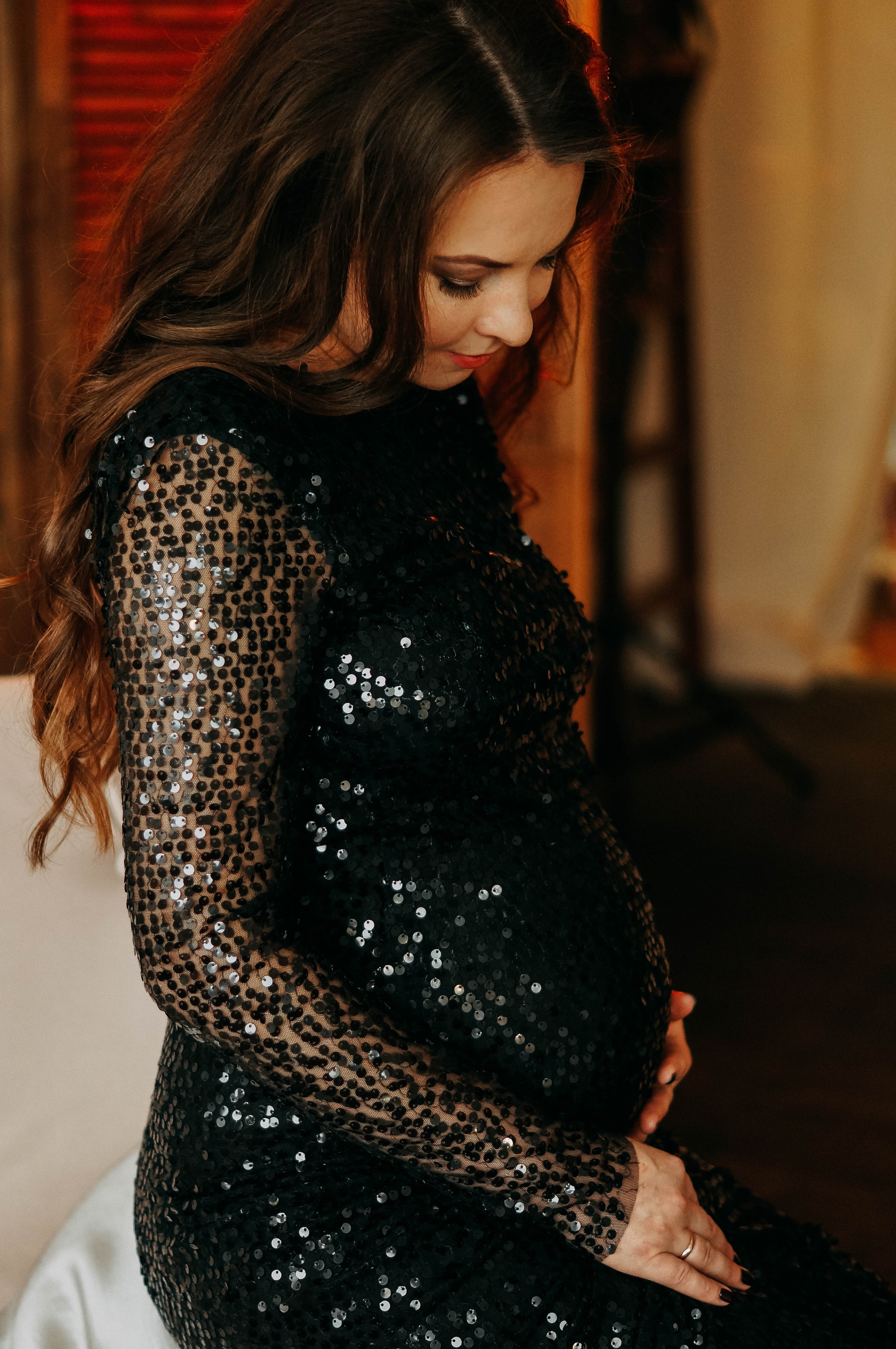 Черное блестящее с рукавом на прокат в Казани. Профессиональный Фотограф в Казани Яна Забелина