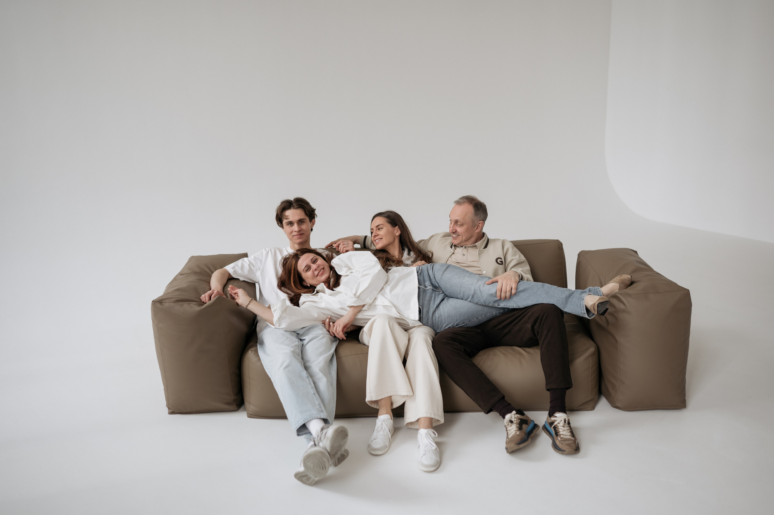 White. Natalyandronova.ru