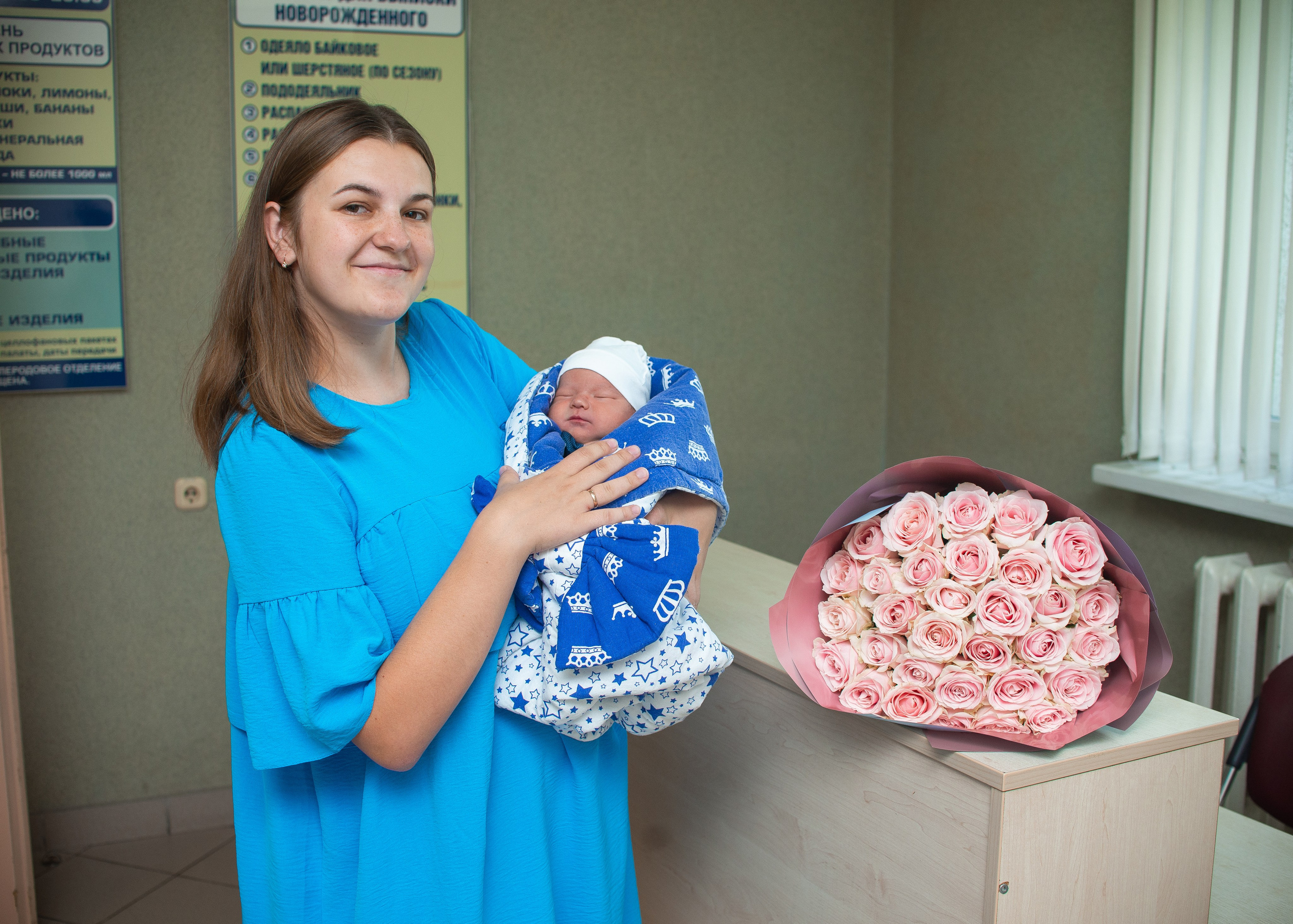 Выписка Светланы МиД. Семейный фотограф на выписку из роддома и крещение Минск Настя Гришук