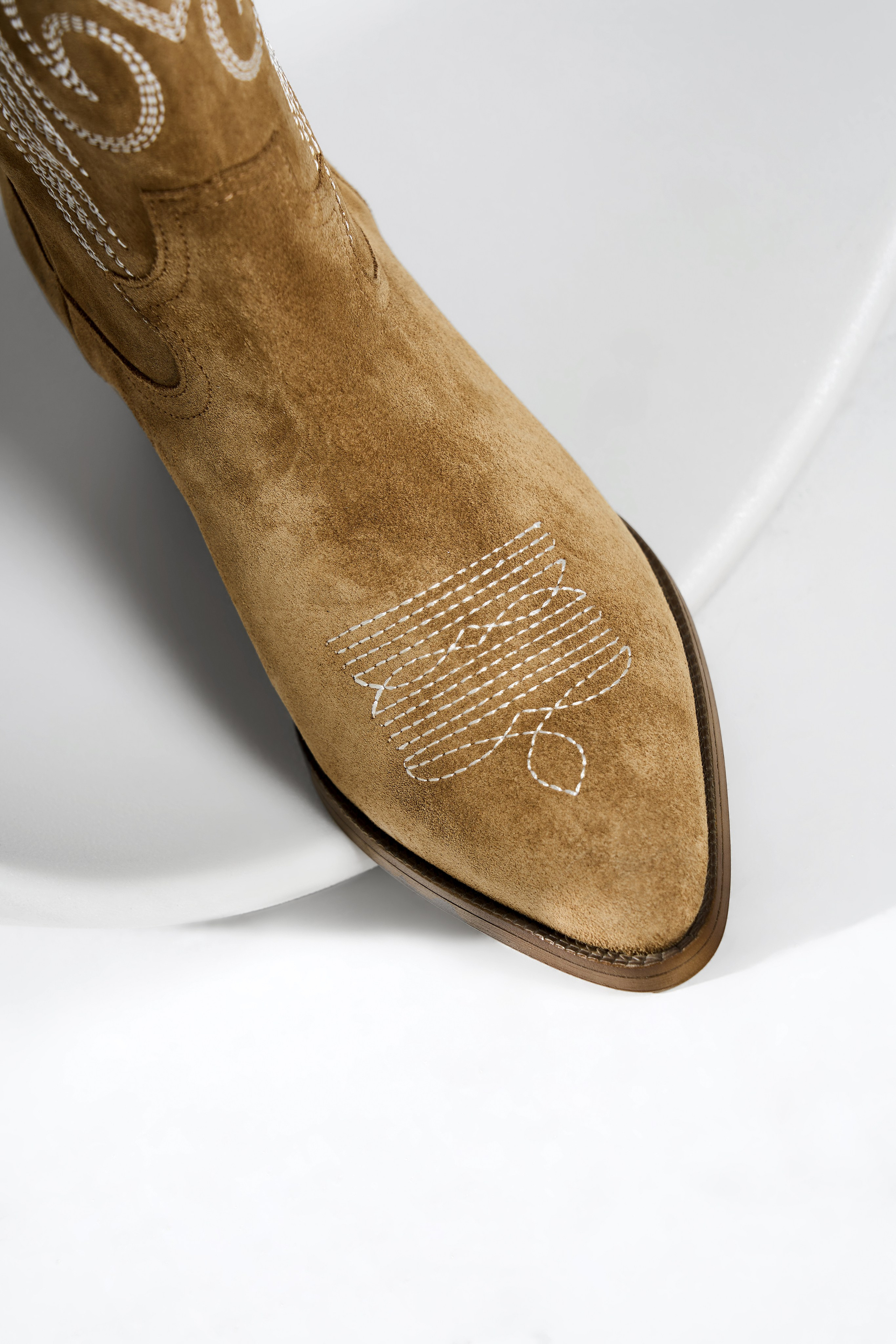 Amalie shoes. Retoucher