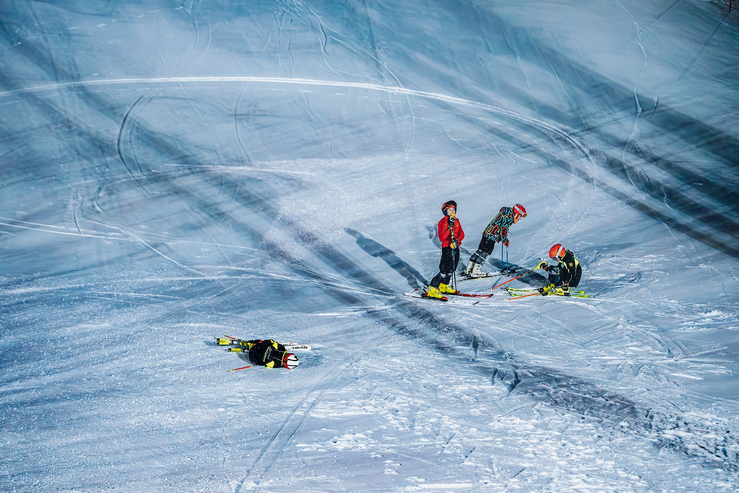 2025.12.25 | Горные лыжи. Тренировка. Шуколово, 5й склон. Фотограф Студитский Евгений