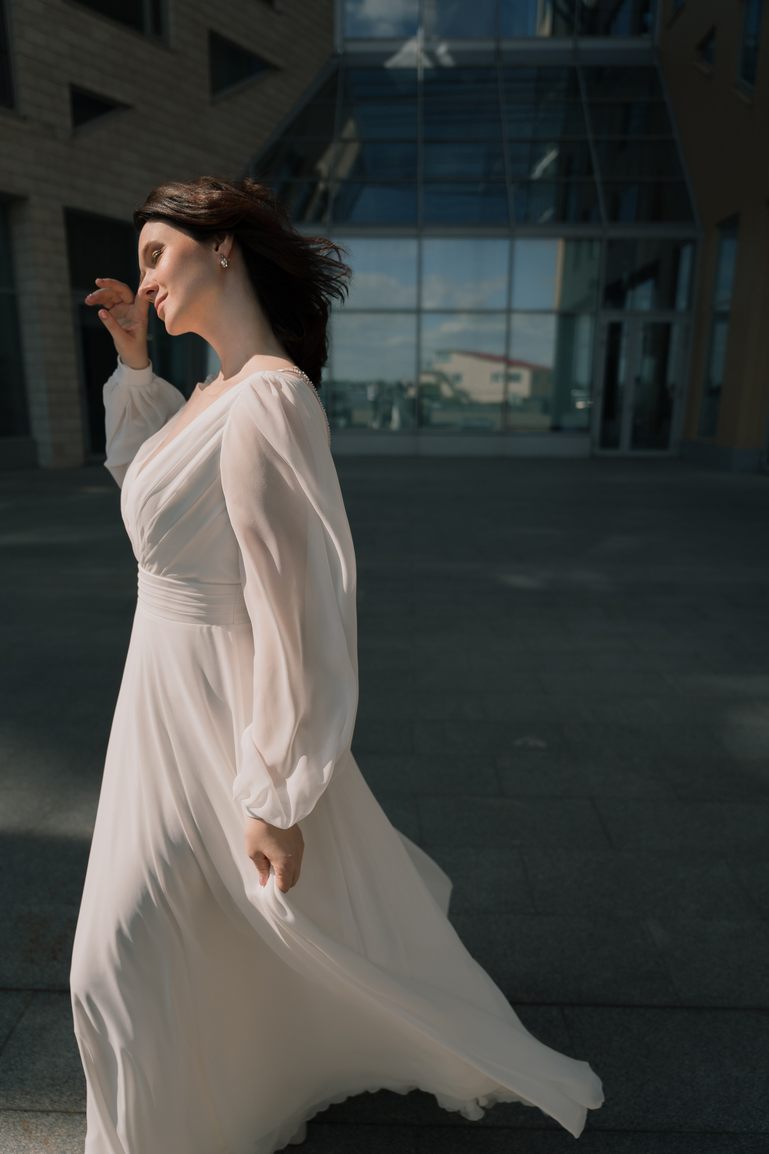 Свадебная фотосессия на берегу реки в Архангельске