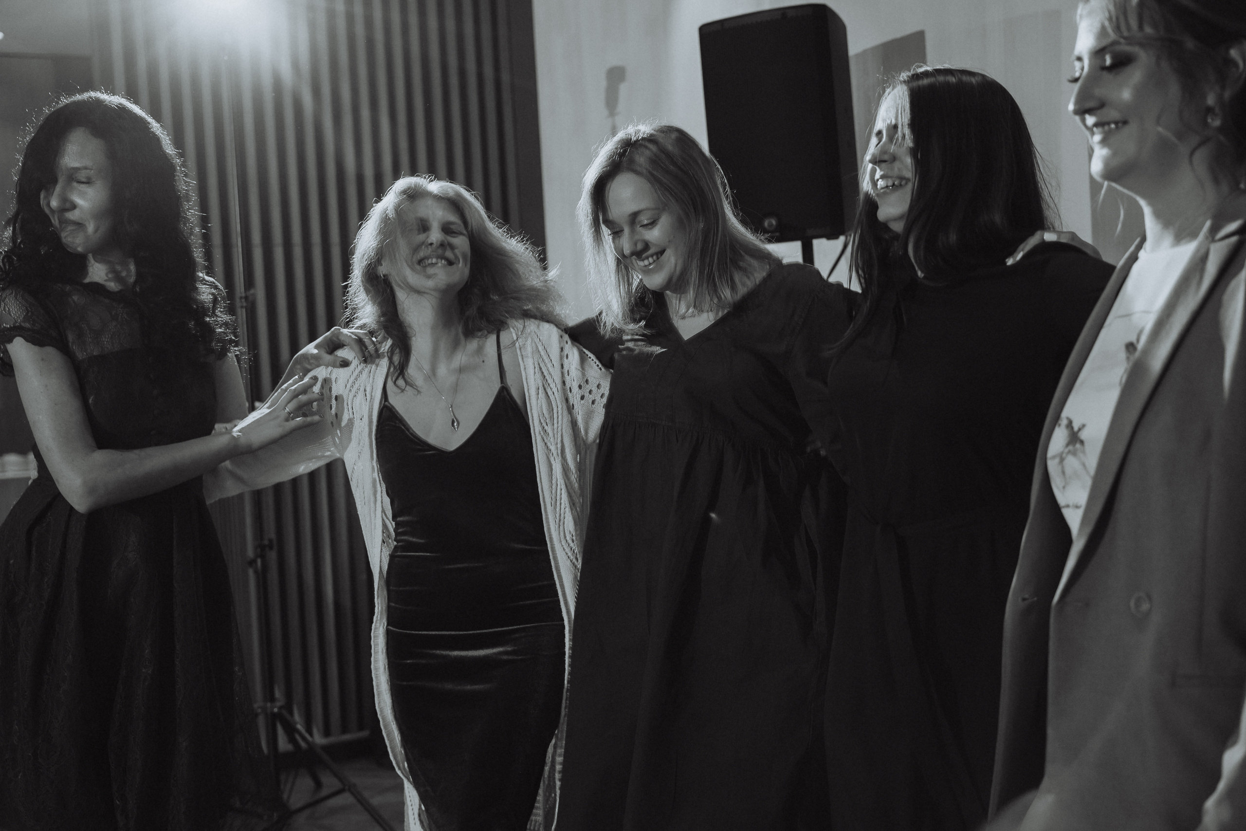 Свадебная фотосессия на берегу реки в Архангельске