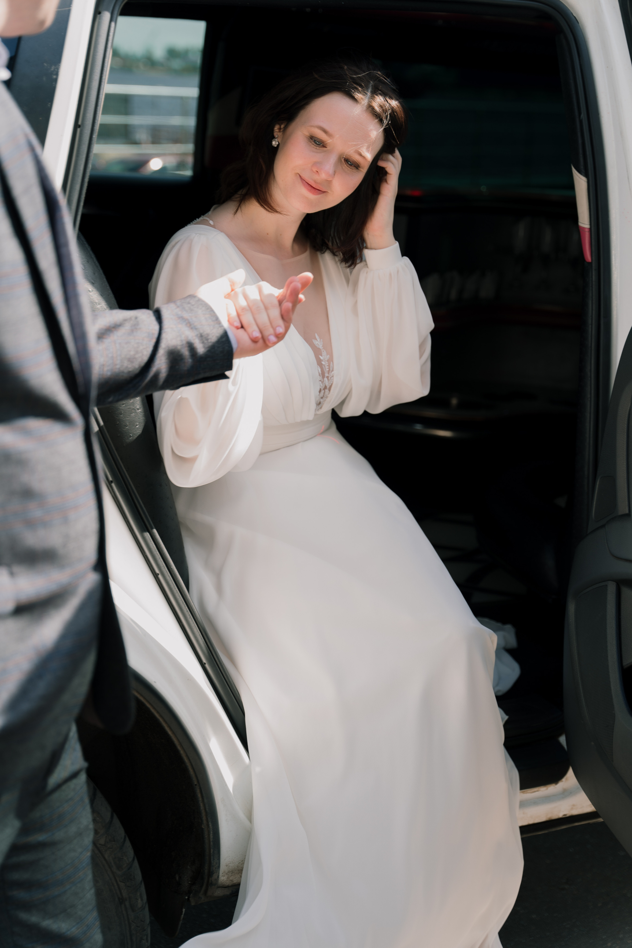 Свадебная фотосессия на берегу реки в Архангельске