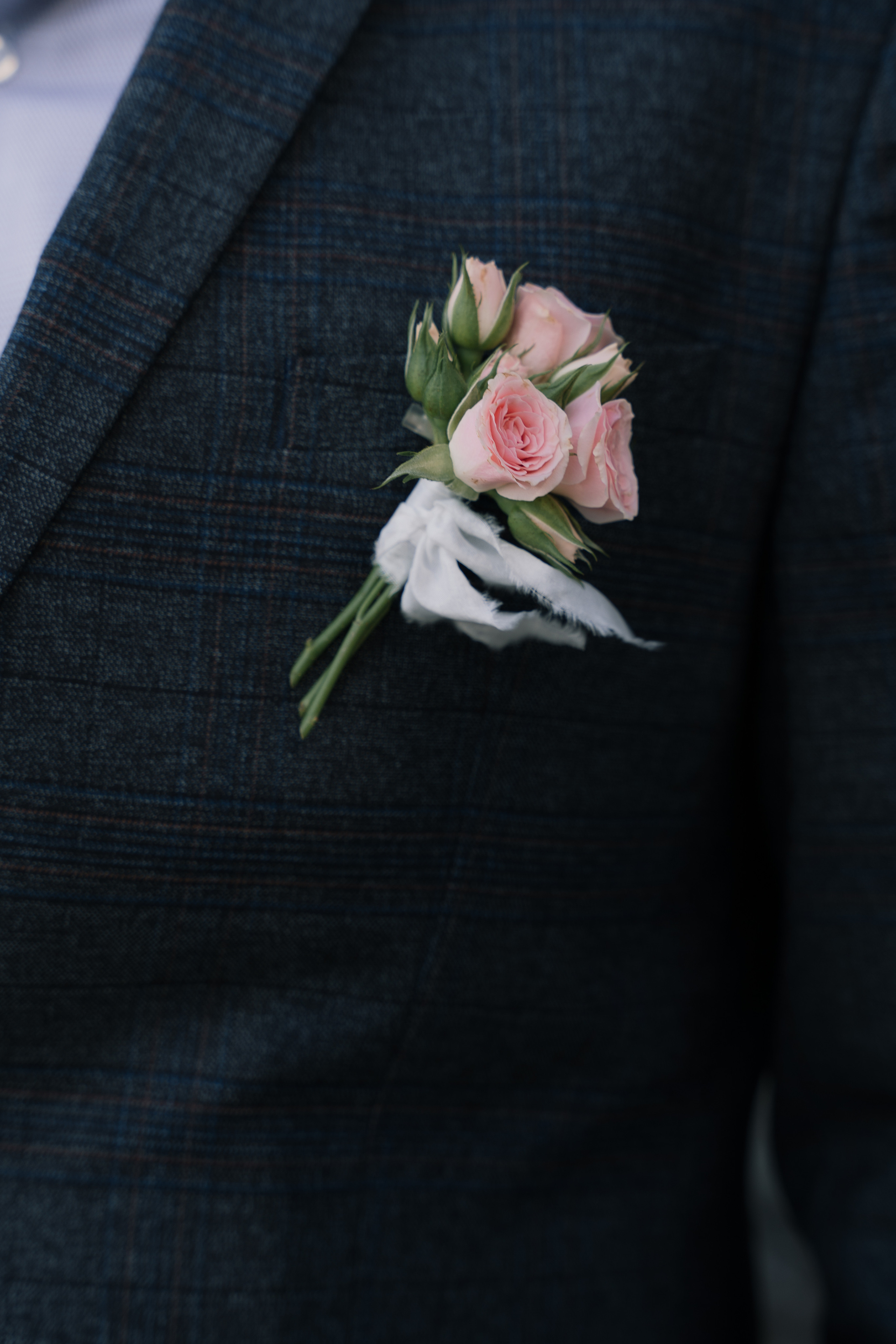 Свадебная фотосессия на берегу реки в Архангельске