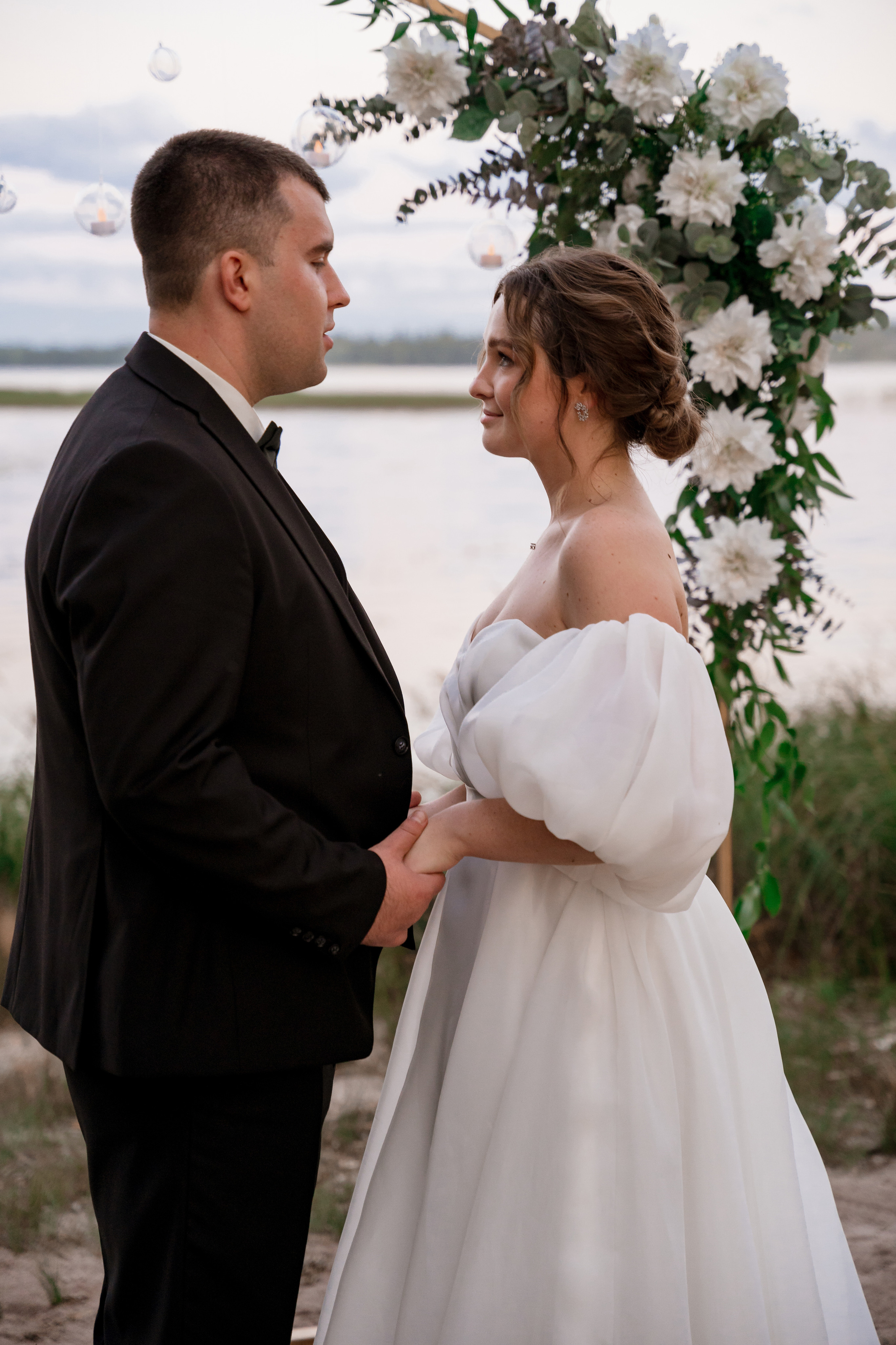 Свадебная фотосессия на базе отдыха Лесная купель в Архангельске