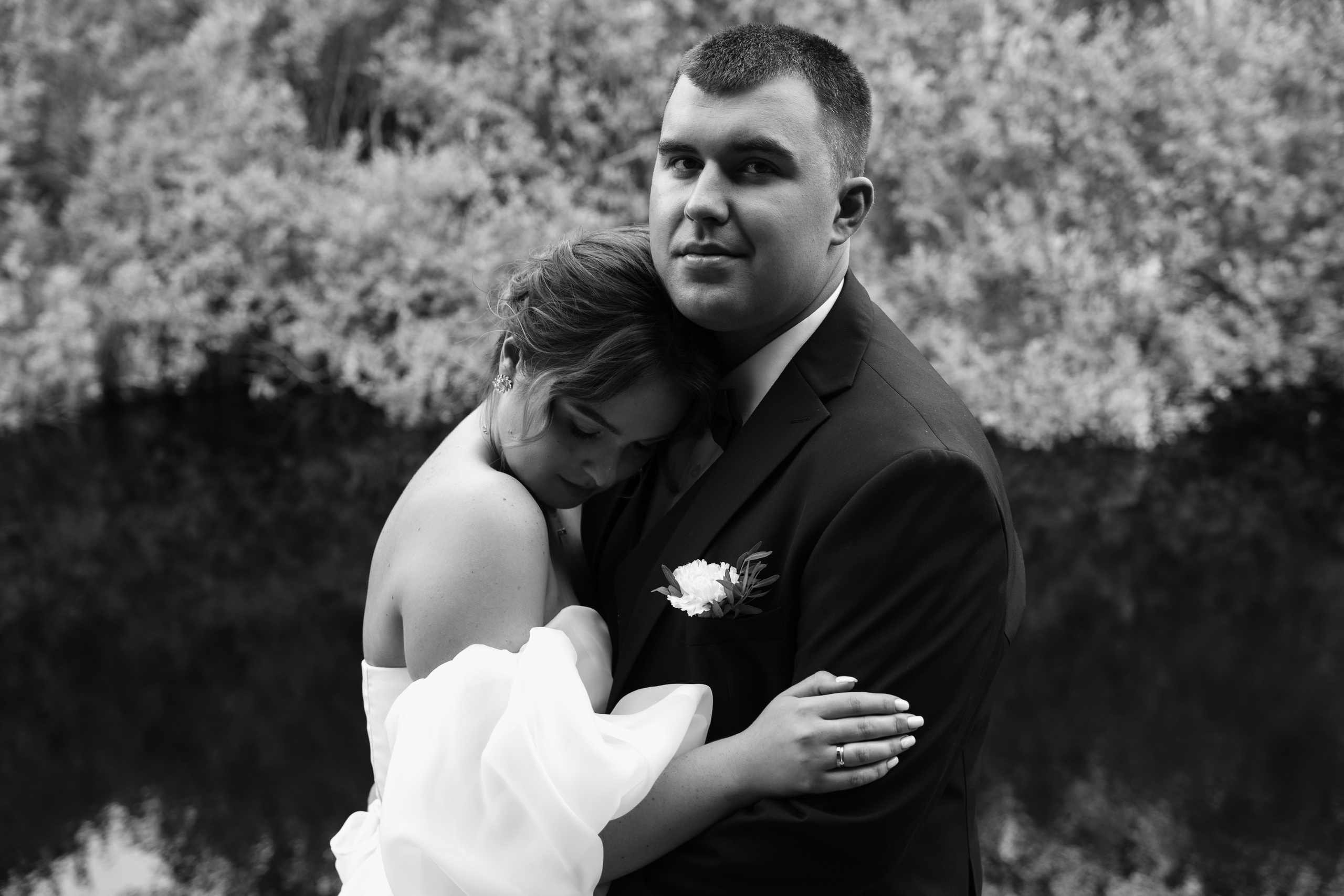 Свадебная фотосессия на базе отдыха Лесная купель в Архангельске