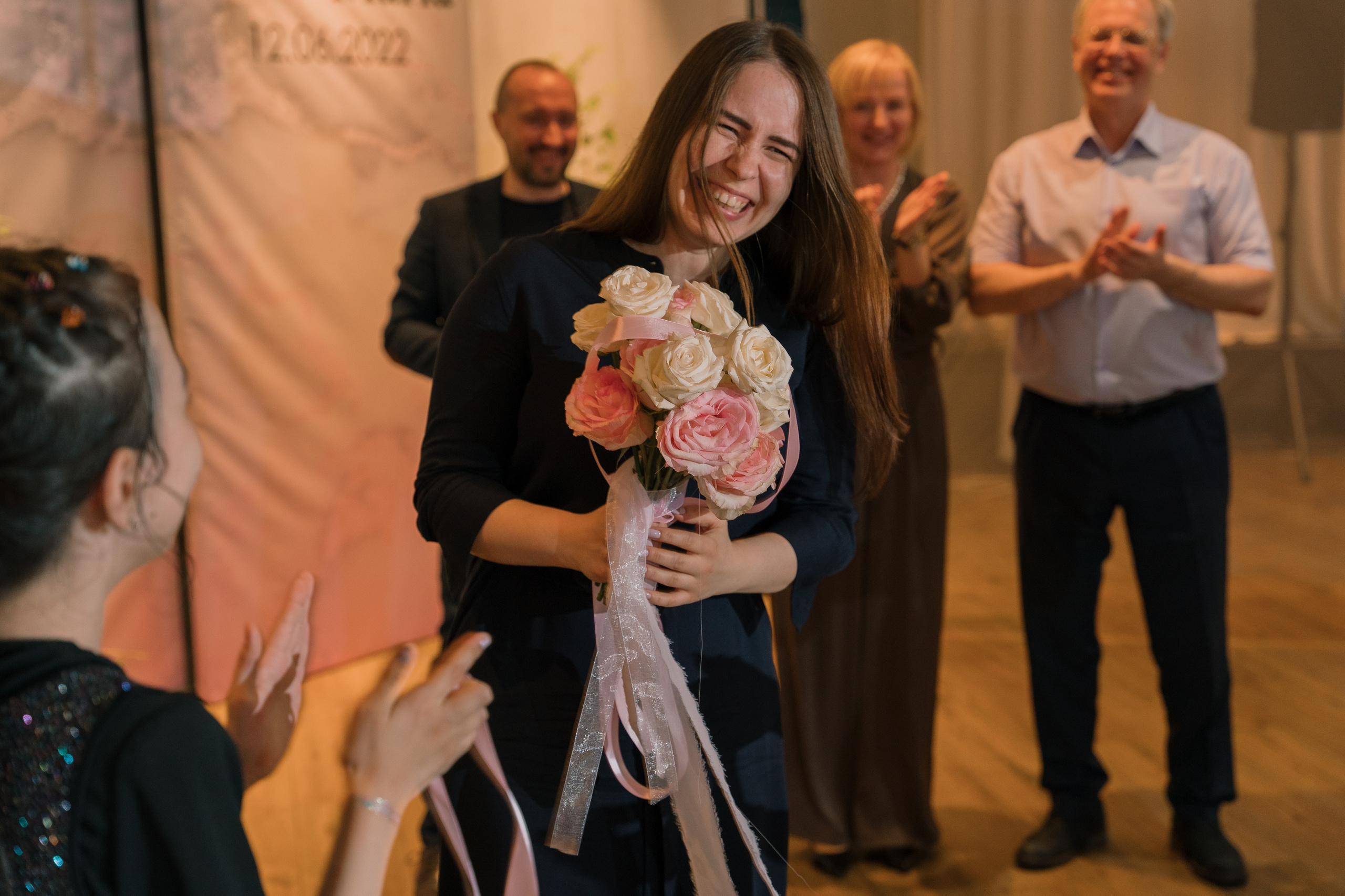 Свадебная фотосессия на берегу реки в Архангельске