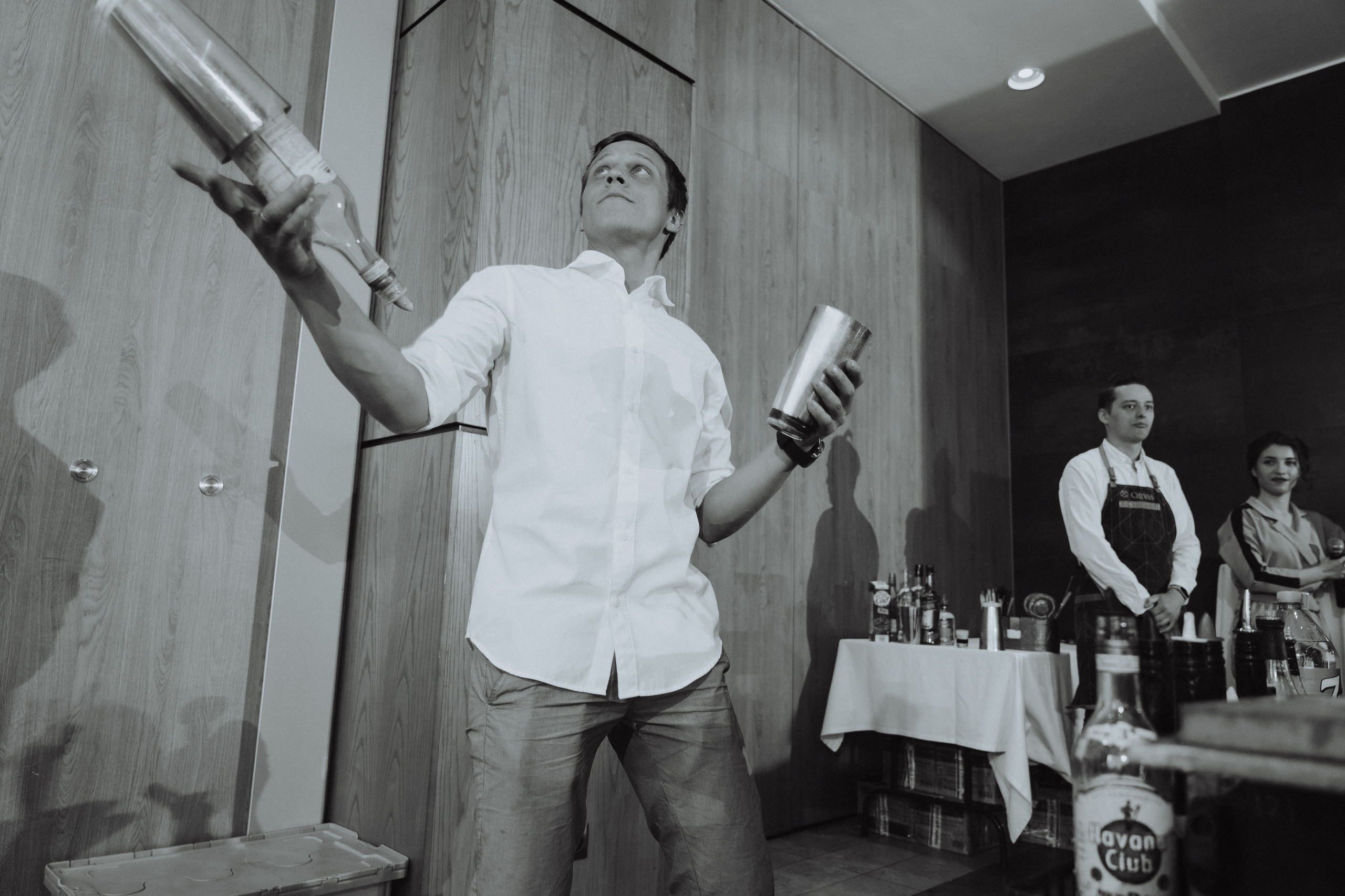 Свадебная фотосессия на берегу реки в Архангельске