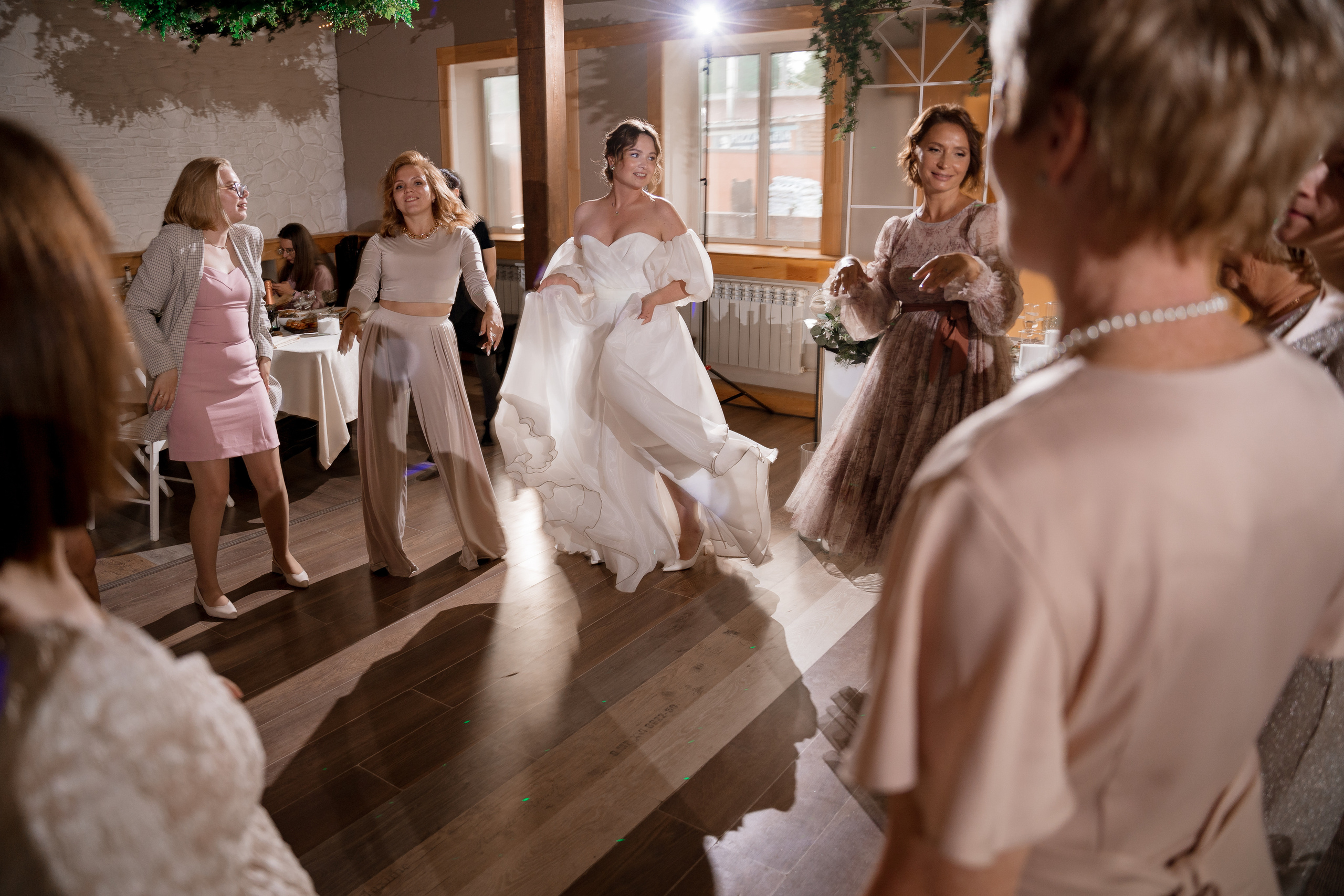 Свадебная фотосессия на базе отдыха Лесная купель в Архангельске