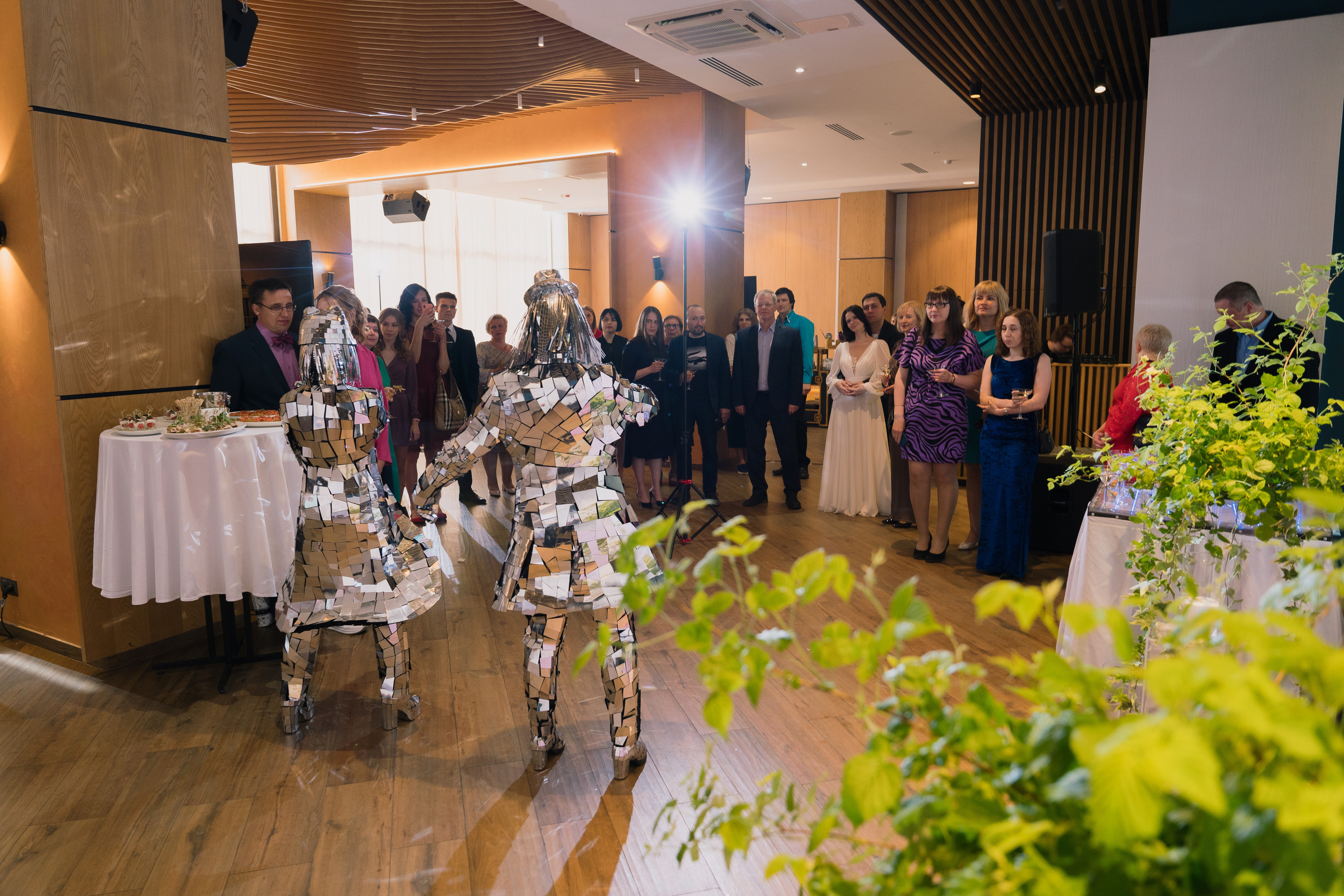 Свадебная фотосессия на берегу реки в Архангельске