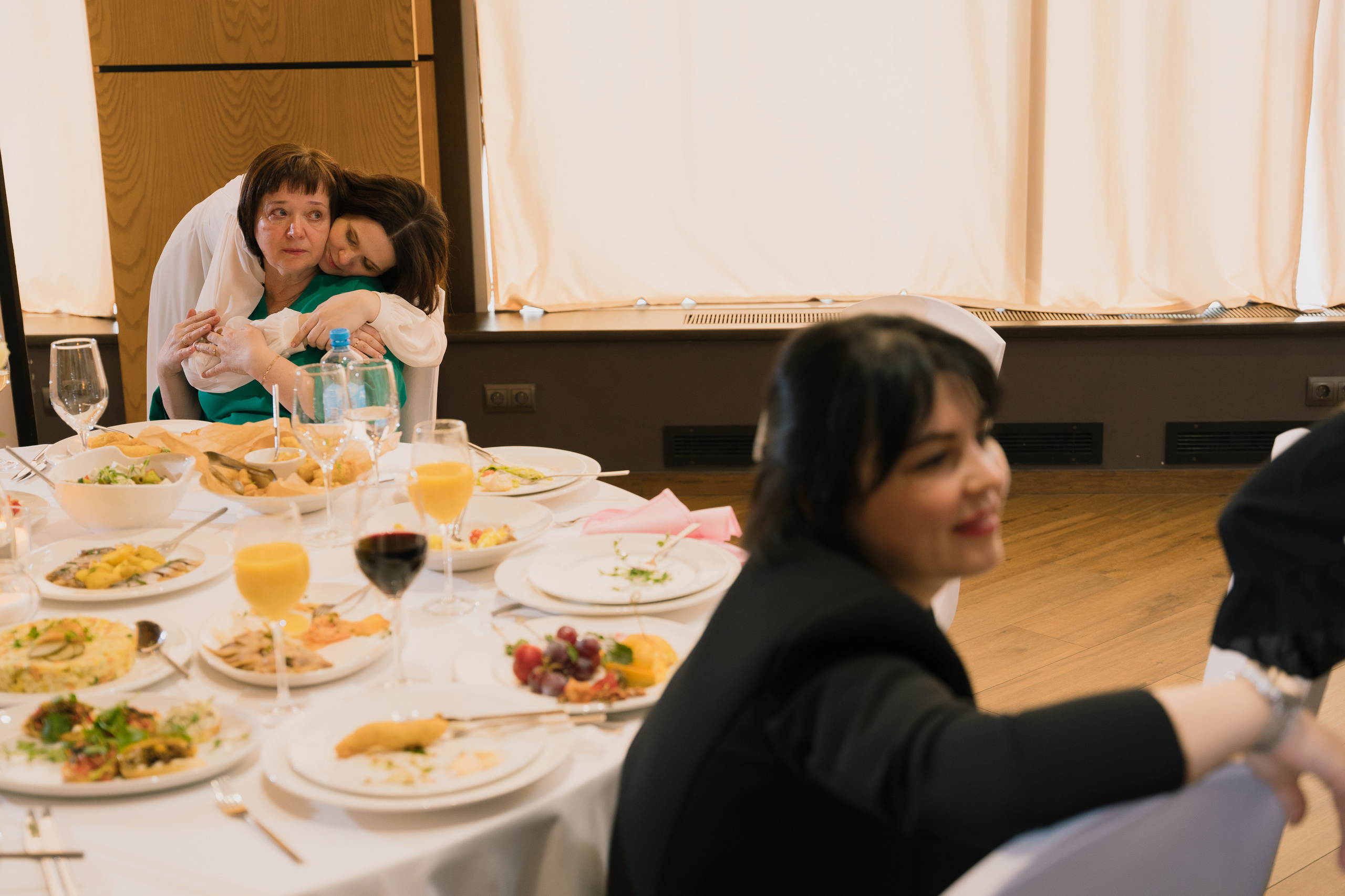 Свадебная фотосессия на берегу реки в Архангельске