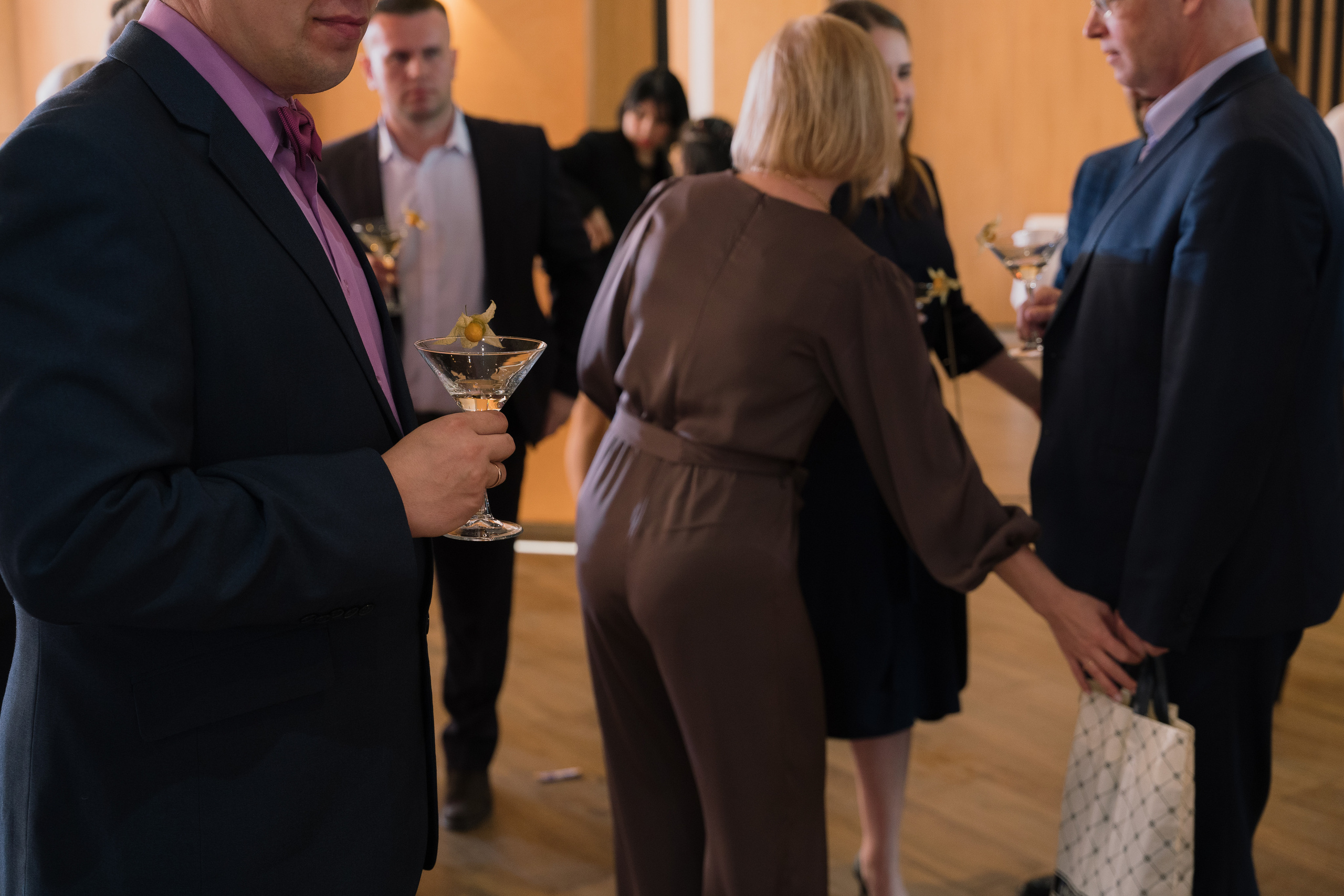 Свадебная фотосессия на берегу реки в Архангельске