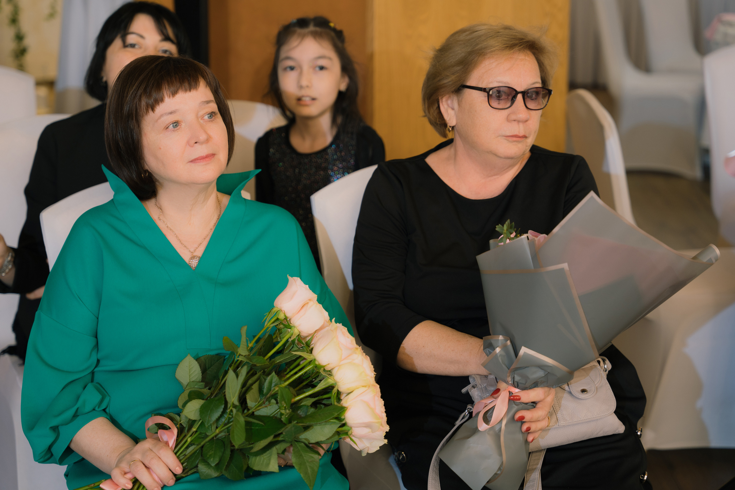 Свадебная фотосессия на берегу реки в Архангельске