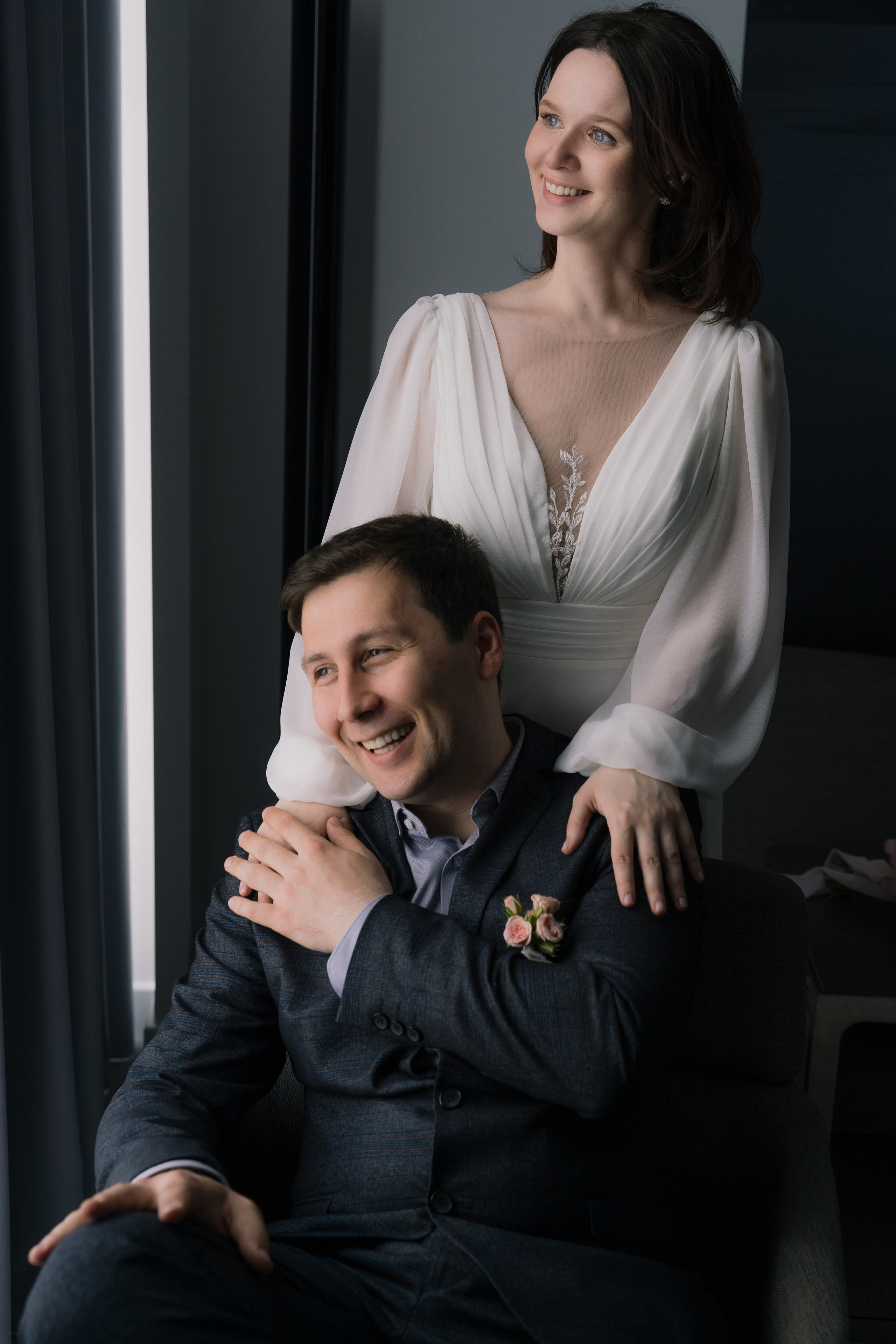 Свадебная фотосессия на берегу реки в Архангельске