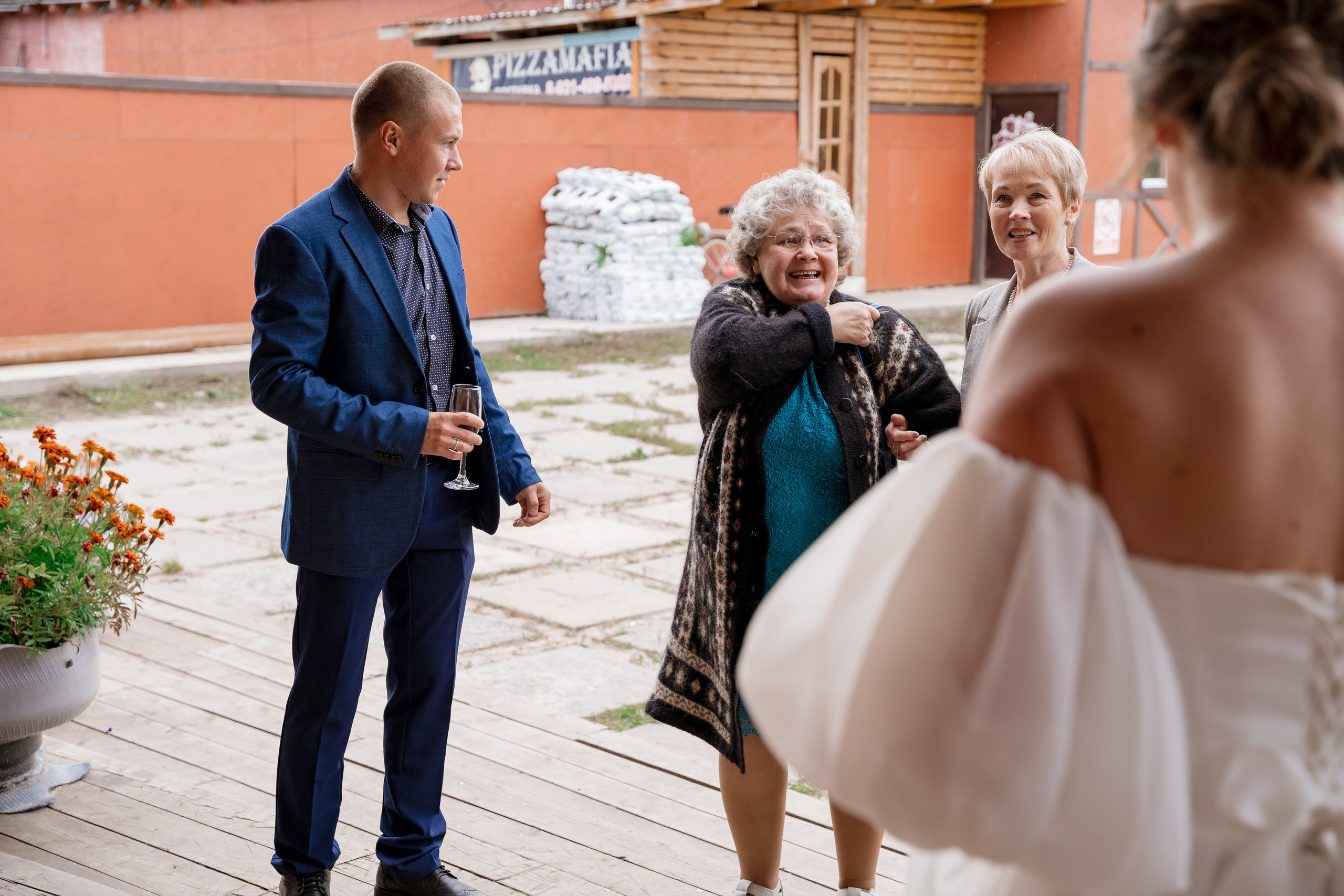 Свадебная фотосессия на базе отдыха Лесная купель в Архангельске