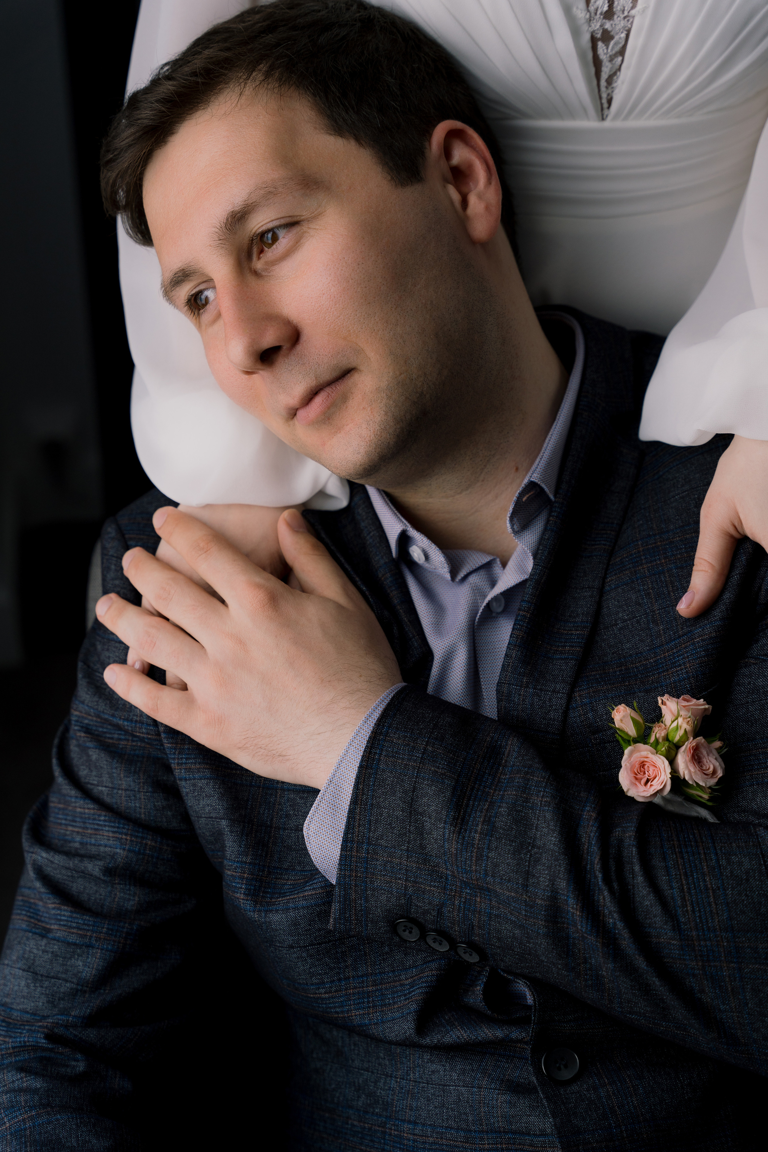 Свадебная фотосессия на берегу реки в Архангельске