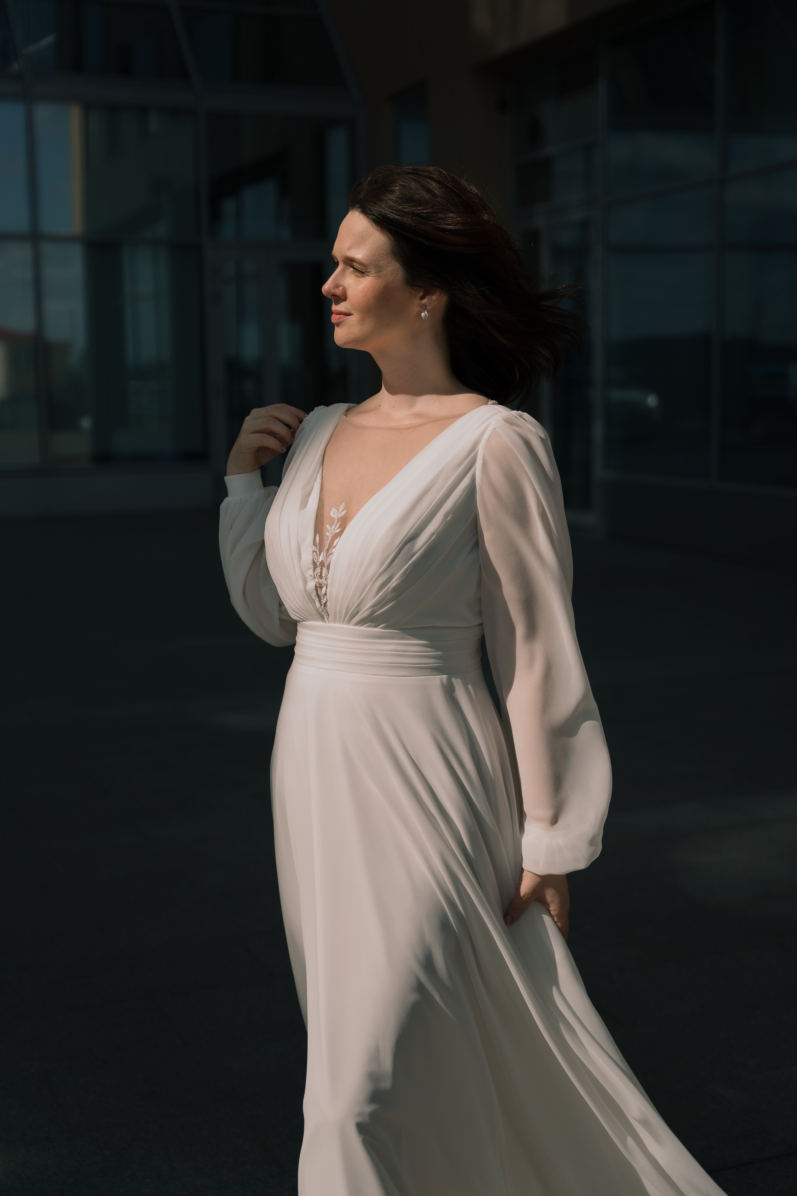 Свадебная фотосессия на берегу реки в Архангельске