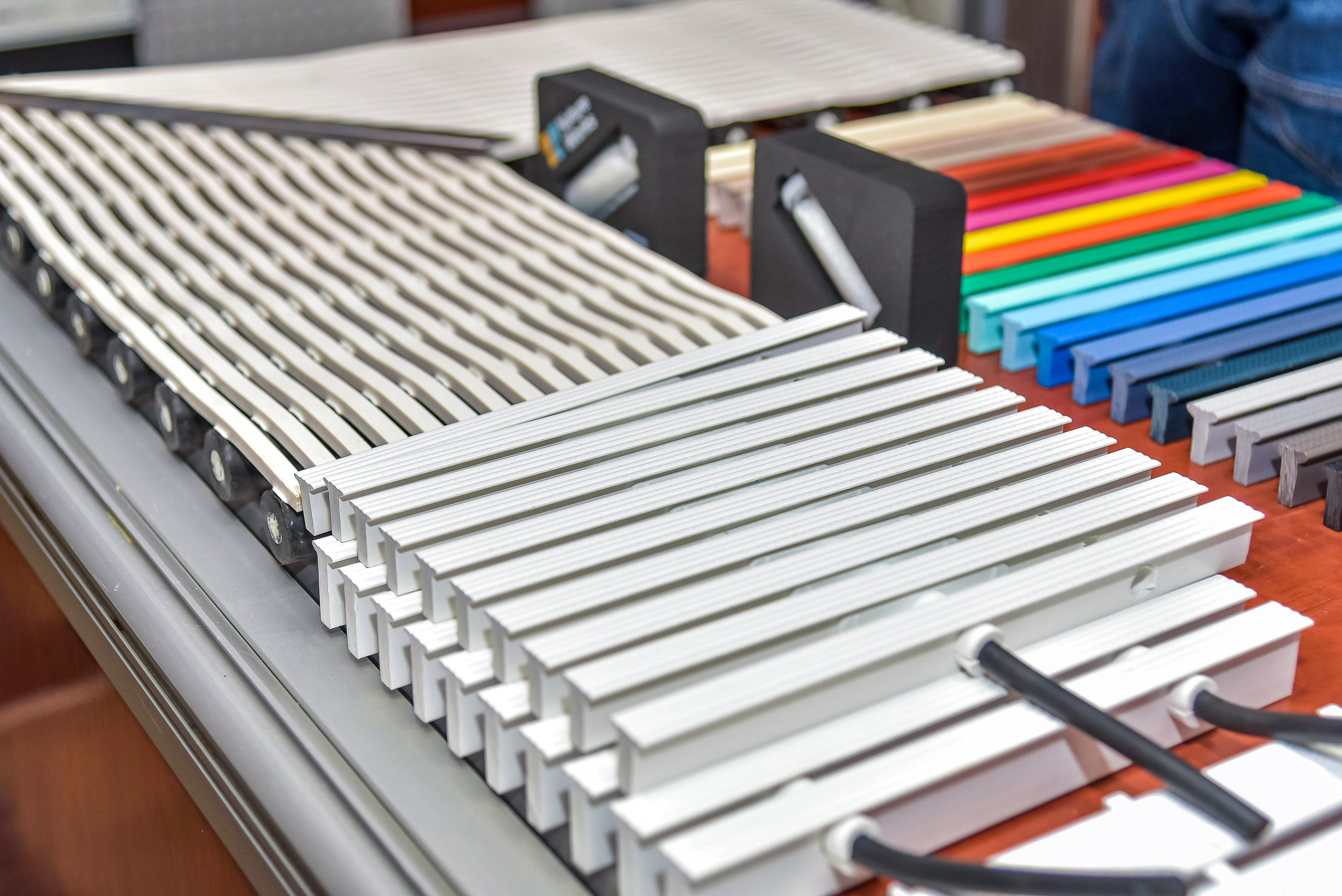 Репортажные кадры продукции с выставки в Москве. Представленное на выставке оборудование для бассейнов. Обработка фото без фильтров.