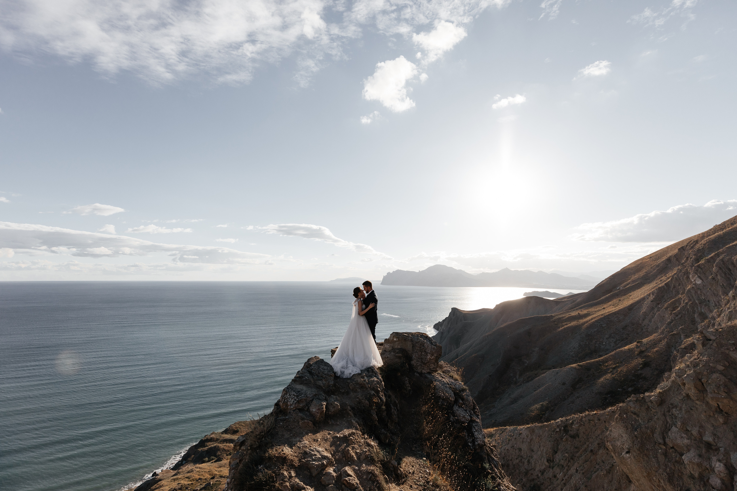 Послесвадебная фотосессия в крымских горах. Свадебный фотограф в Крыму и Севастополе — Белов Виталий