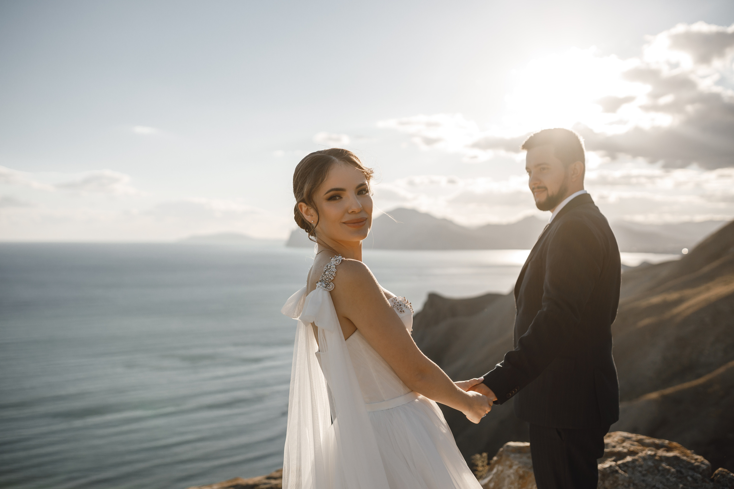 Послесвадебная фотосессия в крымских горах. Свадебный фотограф в Крыму и Севастополе — Белов Виталий