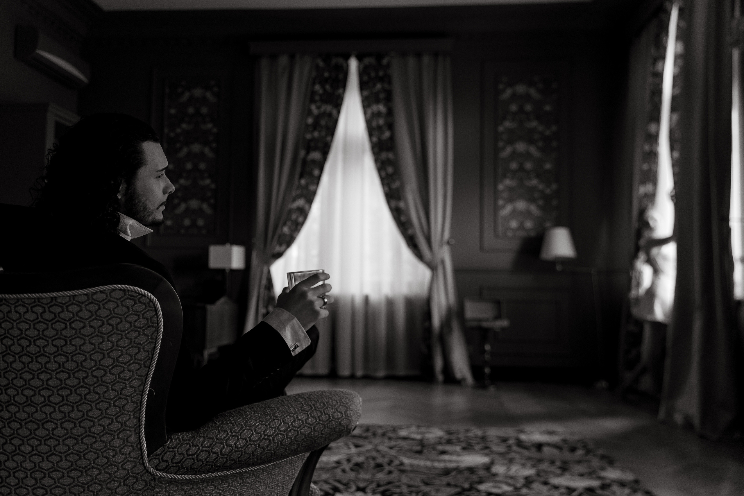 Стильная фотосессия в отеле Рахманинов. Свадебный фотограф в Крыму и Севастополе — Белов Виталий