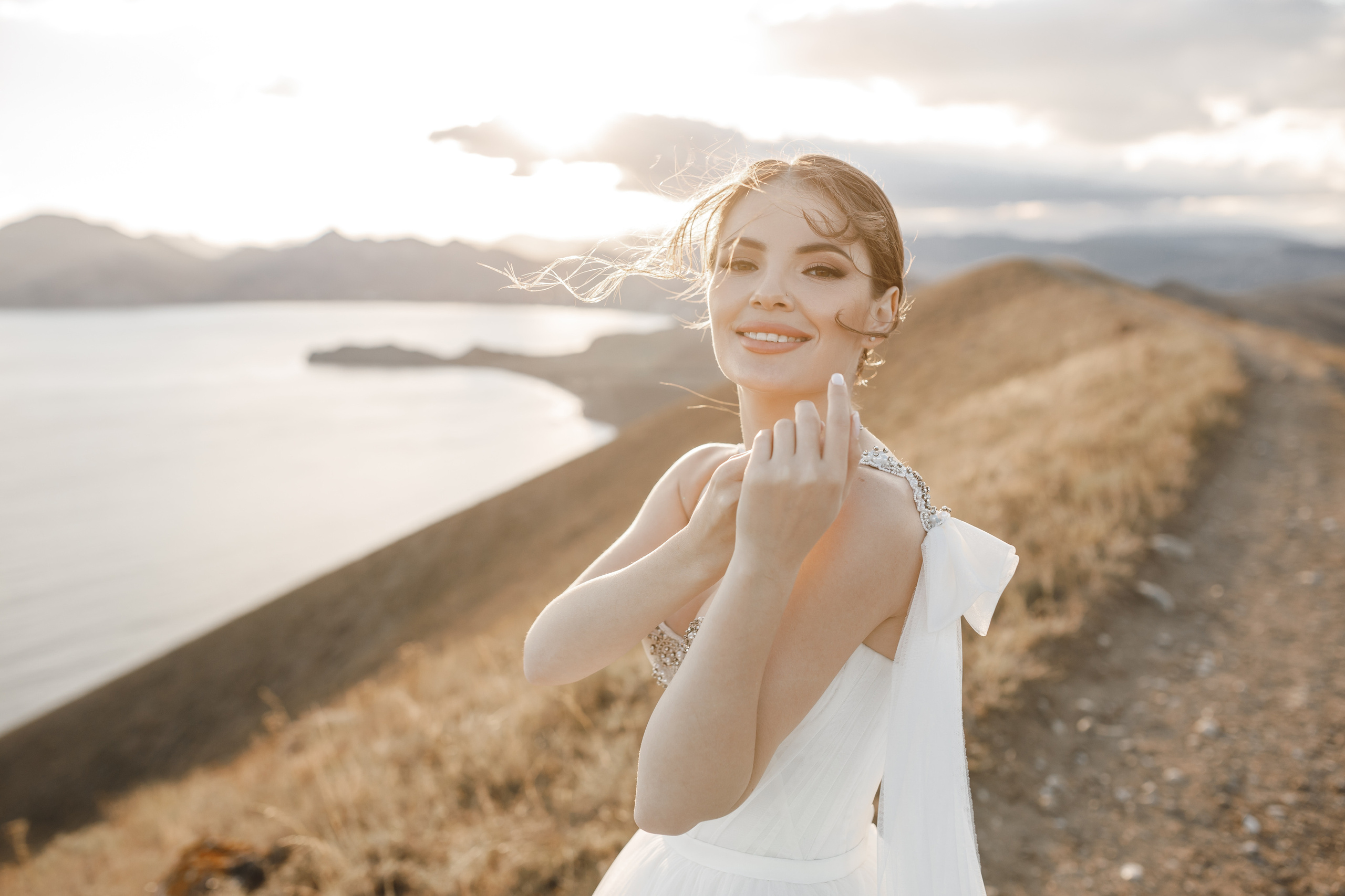 Послесвадебная фотосессия в крымских горах. Свадебный фотограф в Крыму и Севастополе — Белов Виталий