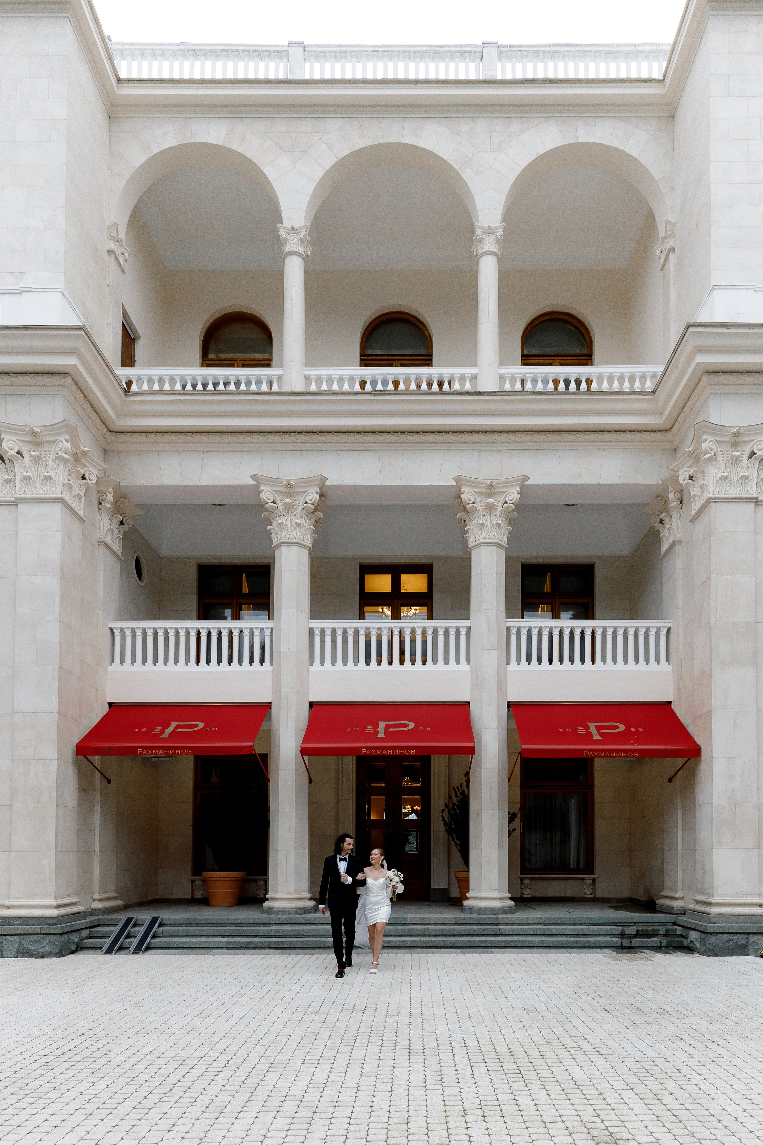 Стильная фотосессия в отеле Рахманинов. Свадебный фотограф в Крыму и Севастополе — Белов Виталий