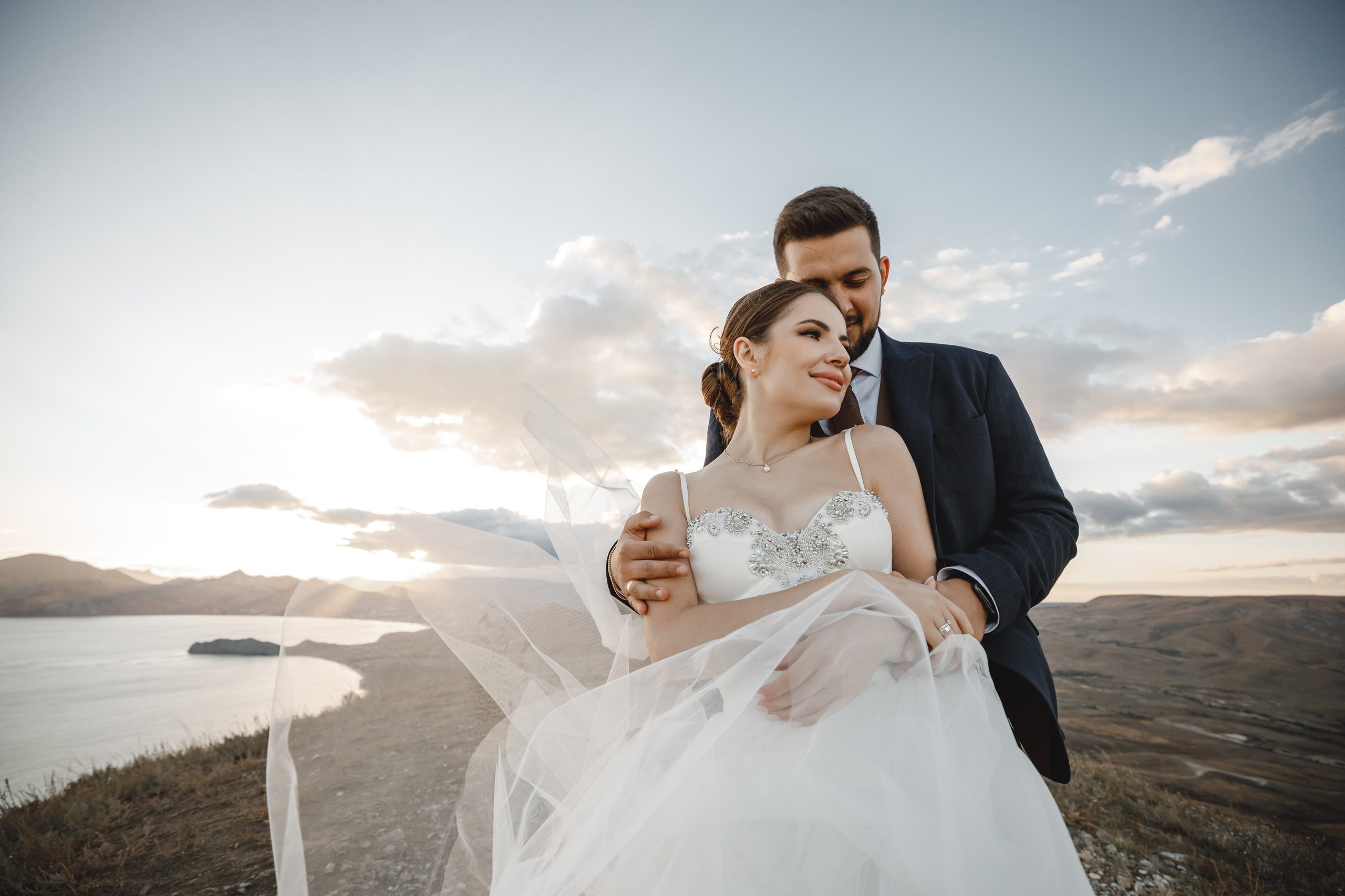 Послесвадебная фотосессия в крымских горах. Свадебный фотограф в Крыму и Севастополе — Белов Виталий