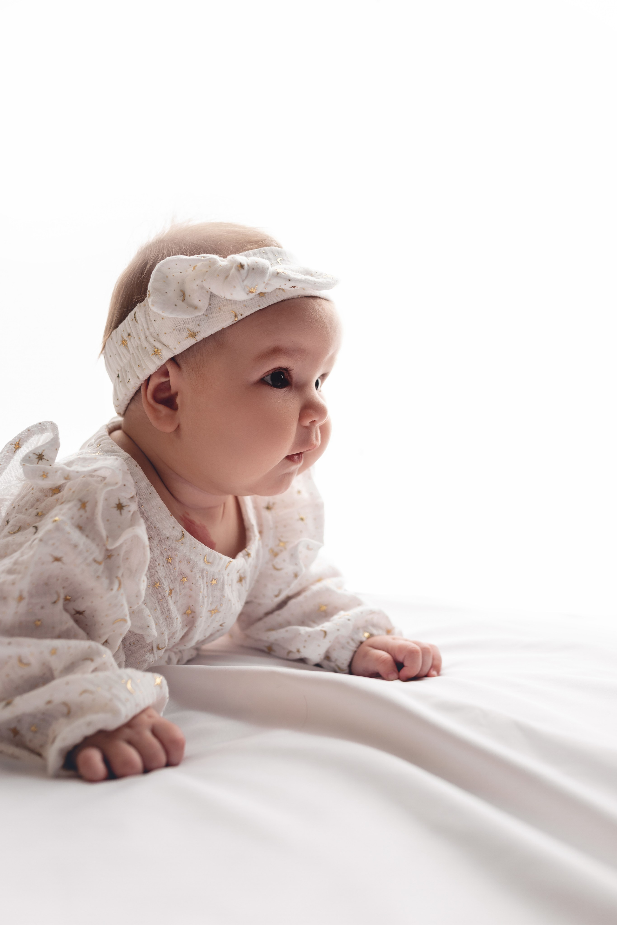 Фотосессия Варюши в натуральном стиле. Фотограф новорожденных в г. Барнаул Ренпенинг Катерина