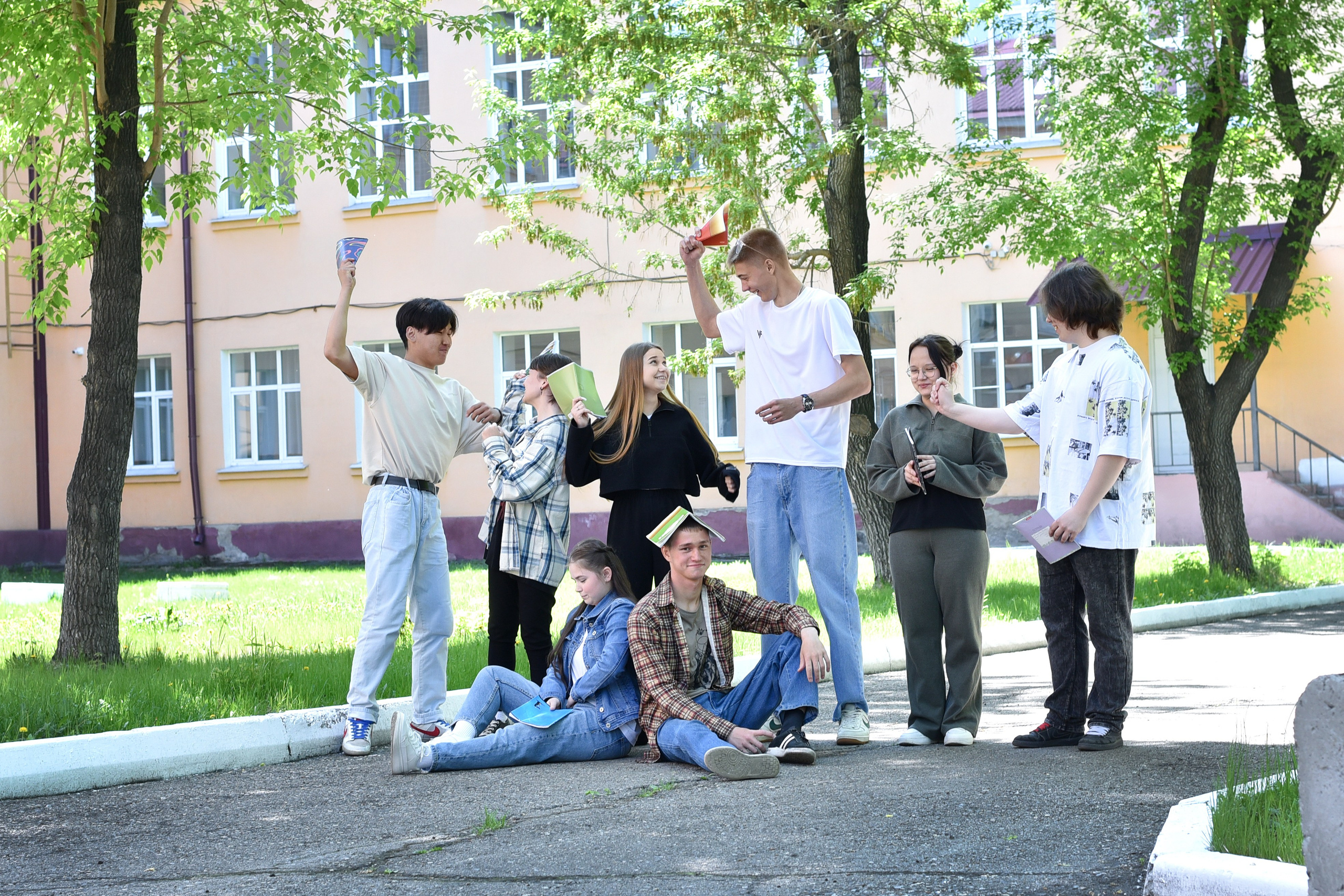 ФОТОСЕССИЯ В ПАРКЕ весна. Школьный фотограф ЛАРИСА МАТВЕЕНКО