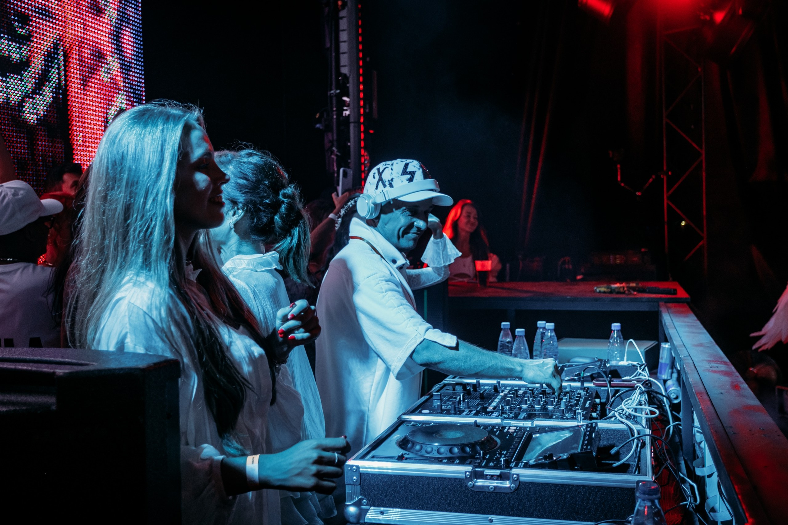 White Party @ Бархат парк. Репортажный фотограф Максим Полянский. Москва, Санкт-Петербург, Красноярск