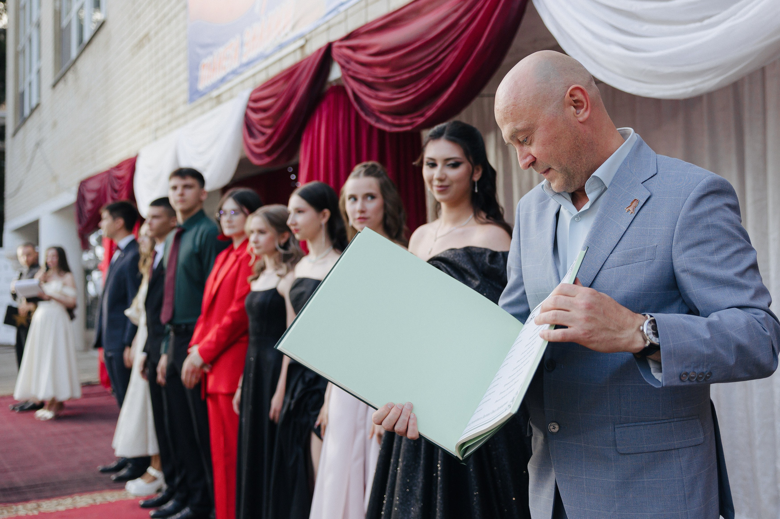 Вручение аттестатов. Свадебный фотограф Роман Еремеев