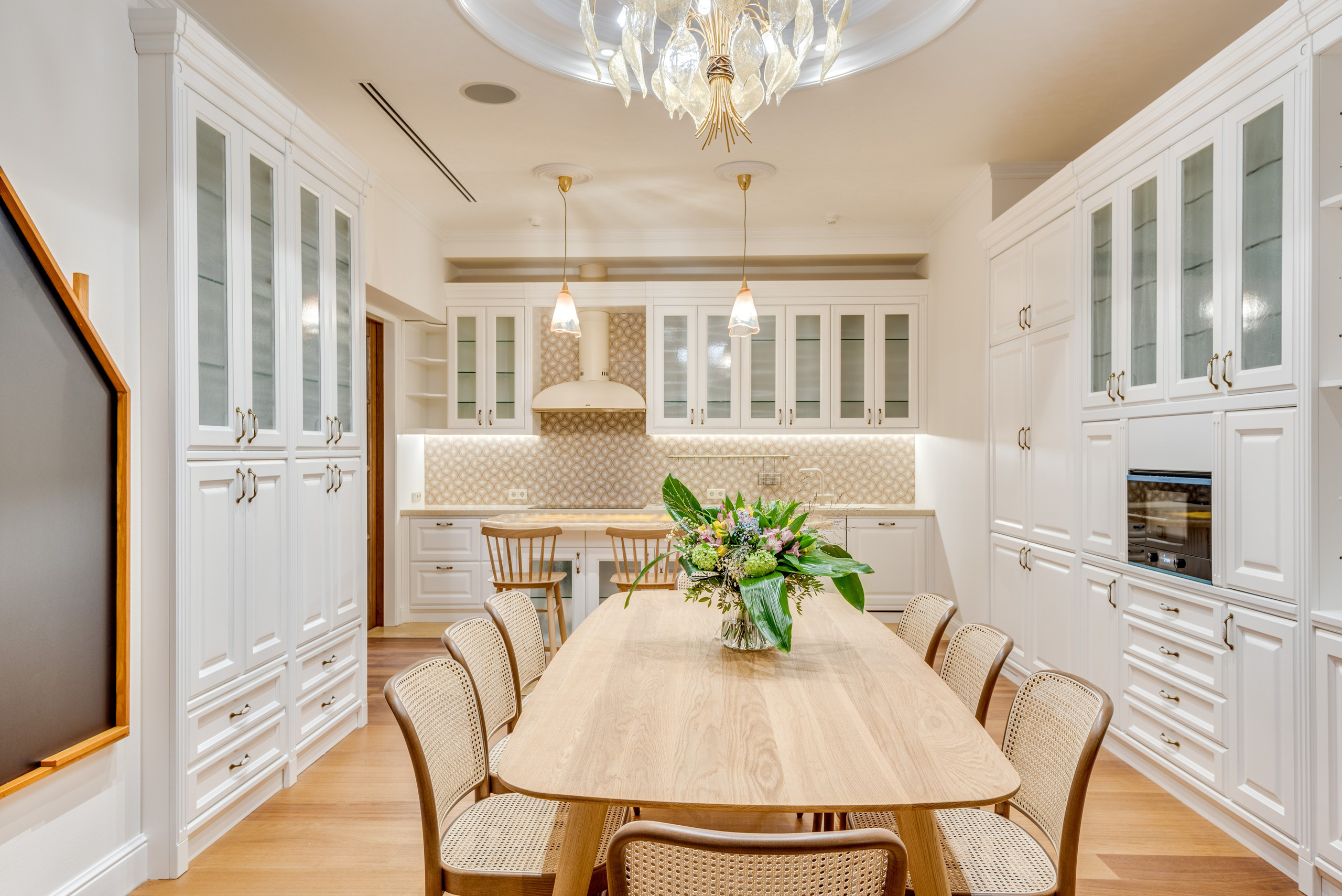 Проспект Мира. Никита Хохловский фото и видео продакшн