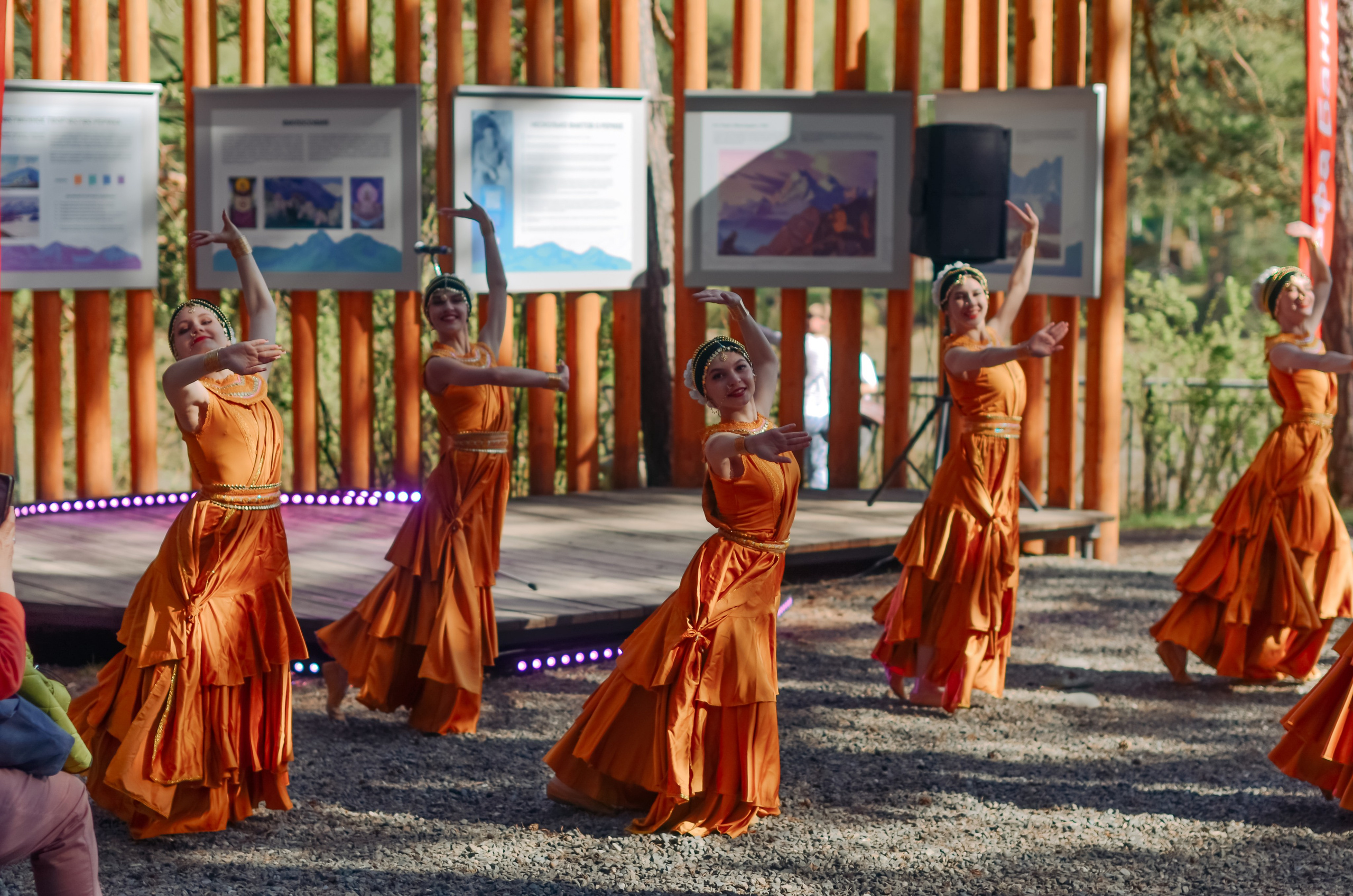 Фестиваль «Цветение Маральника на Алтае 2025». Фоторепортаж. Денисова Аля — фотограф для парных съемок и индивидуальных историй в Барнауле