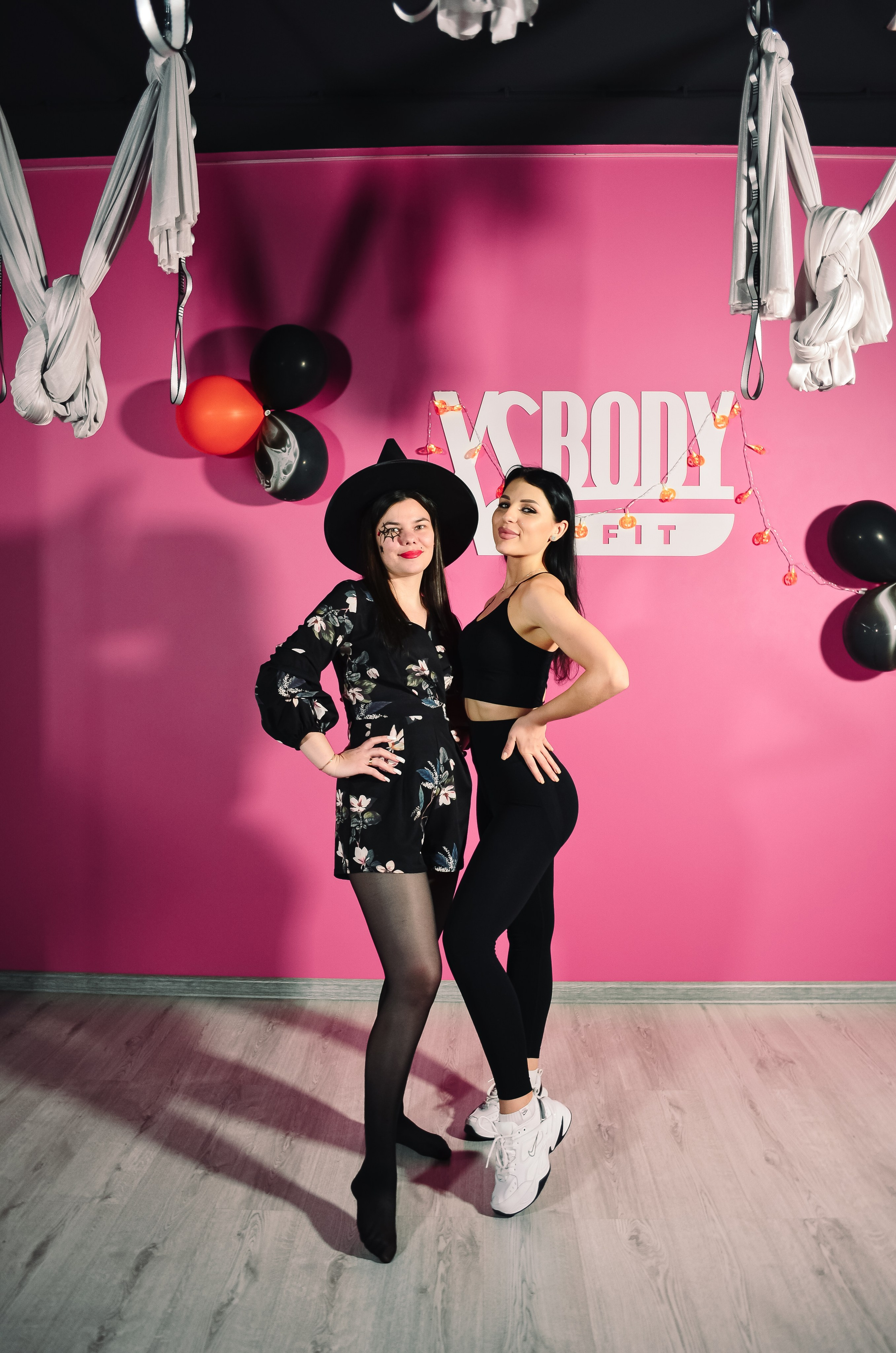 Фоторепортаж мероприятия в фитнес-клубе. Денисова Аля — фотограф для парных съемок и индивидуальных историй в Барнауле