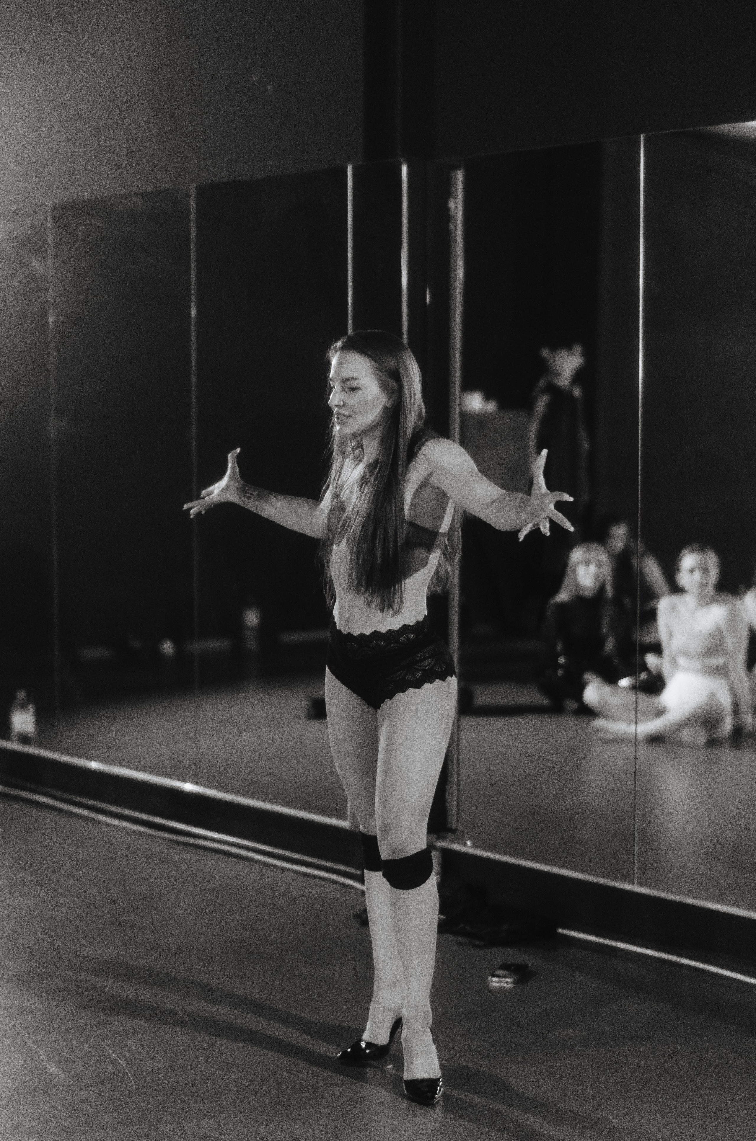 Мастер-классы по High Heels/Girly hip-hop от Оксаны ATTA. Денисова Аля — фотограф для парных съемок и индивидуальных историй в Барнауле