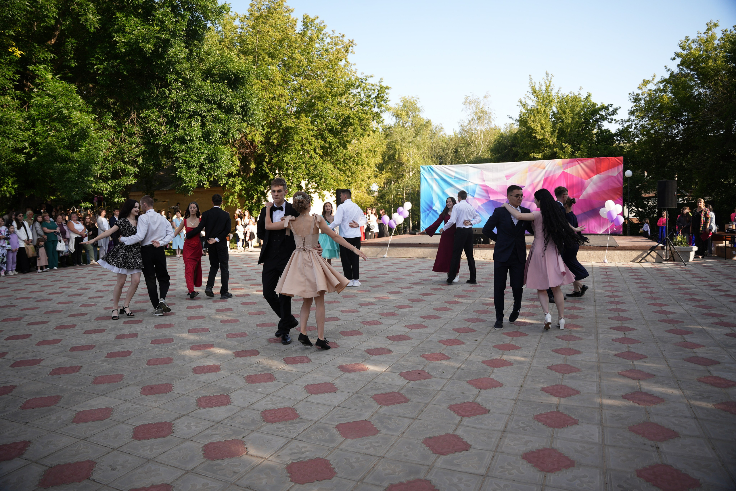 Выпускной в парке. Ольга Плаксина фотограф в Саратове
