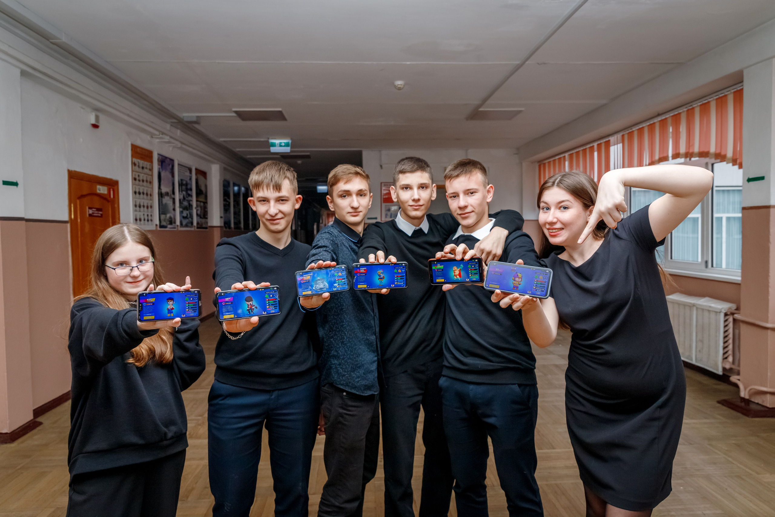 И В ШКОЛЕ ЕСТЬ ЖИЗНЬ. Марина Ушакова. Фотограф. Выпускные альбомы. г. Краснодар