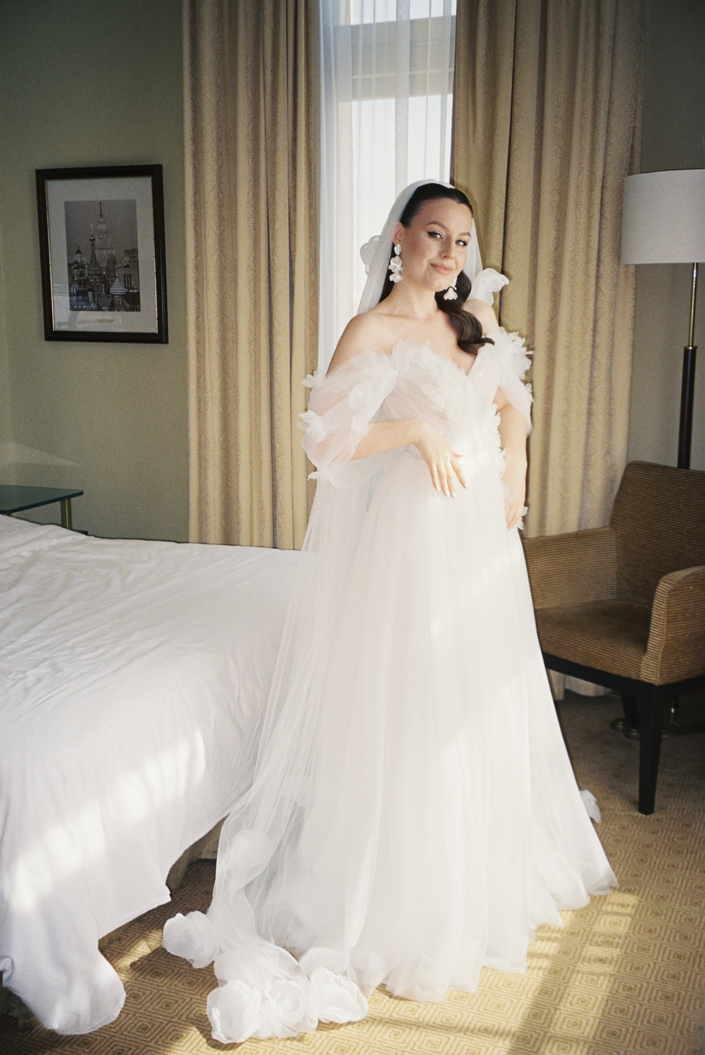 Свадебная фотосессия в гостинице «Ленинградская». Свадебный фотограф в Москве Элина Ларченкова. Фото, которые цепляют