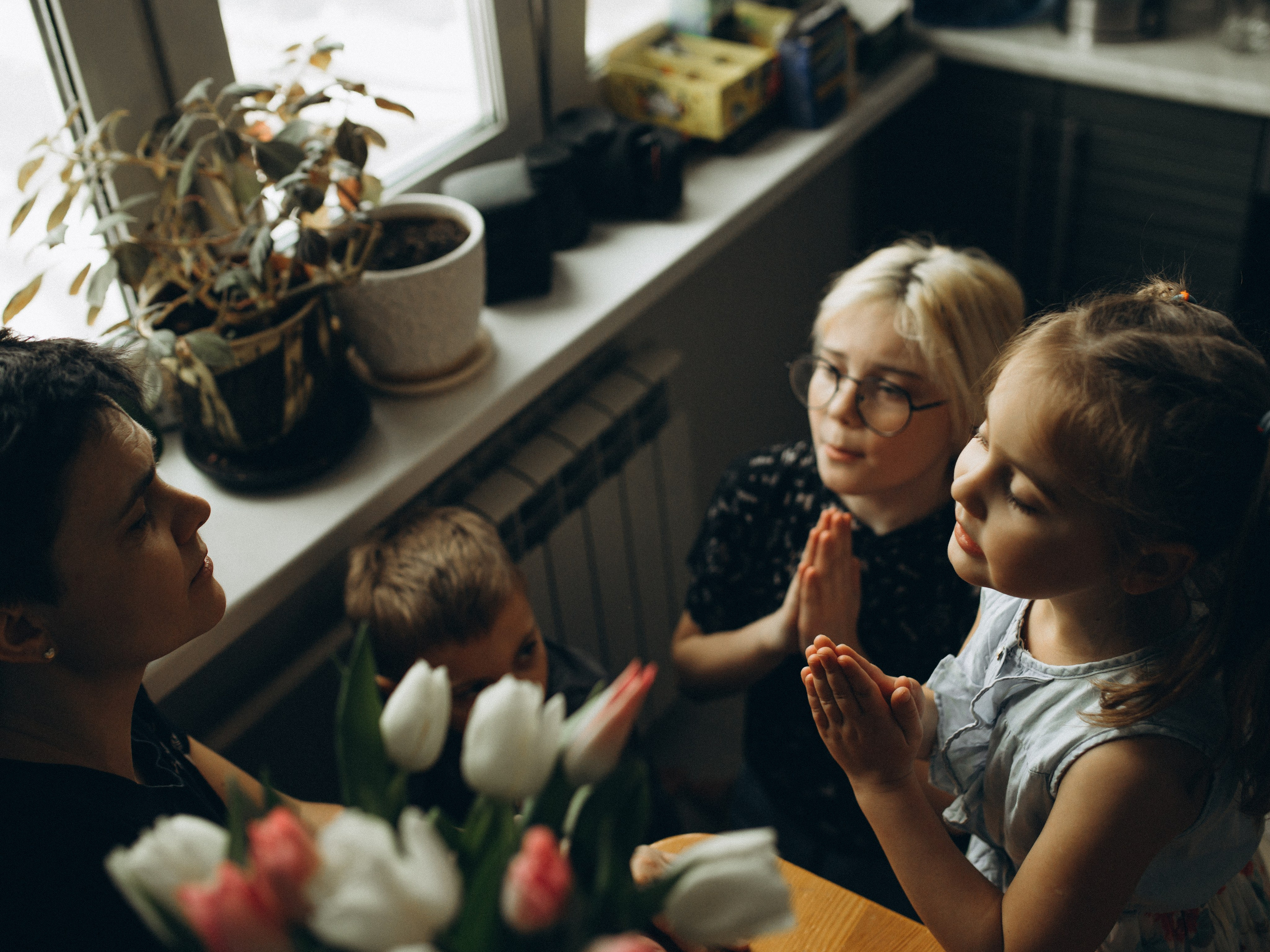 Лида, Арсений, Гера, Дара, Корвин. Фотограф Людмила Оюн